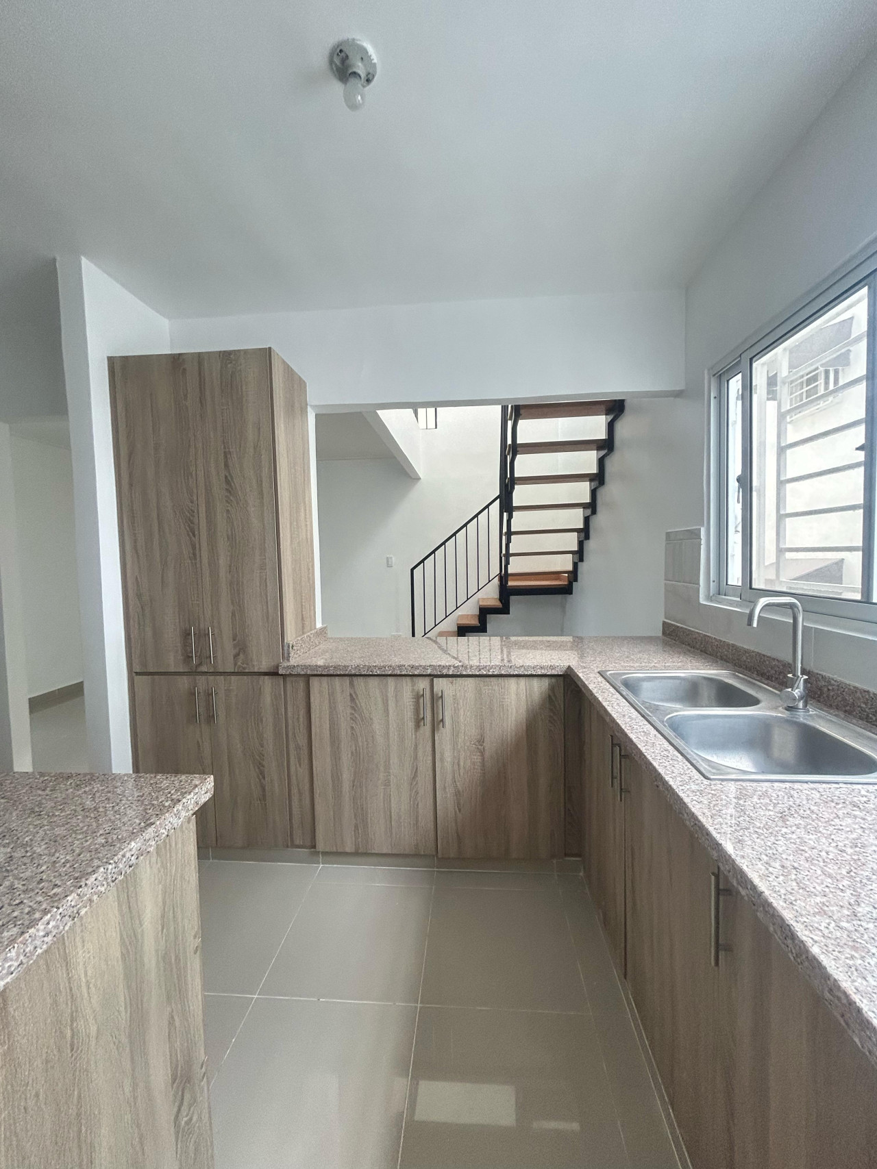3 bedroom penthouse for rent in Altos de la Colombia, close to the Republic of Colombia