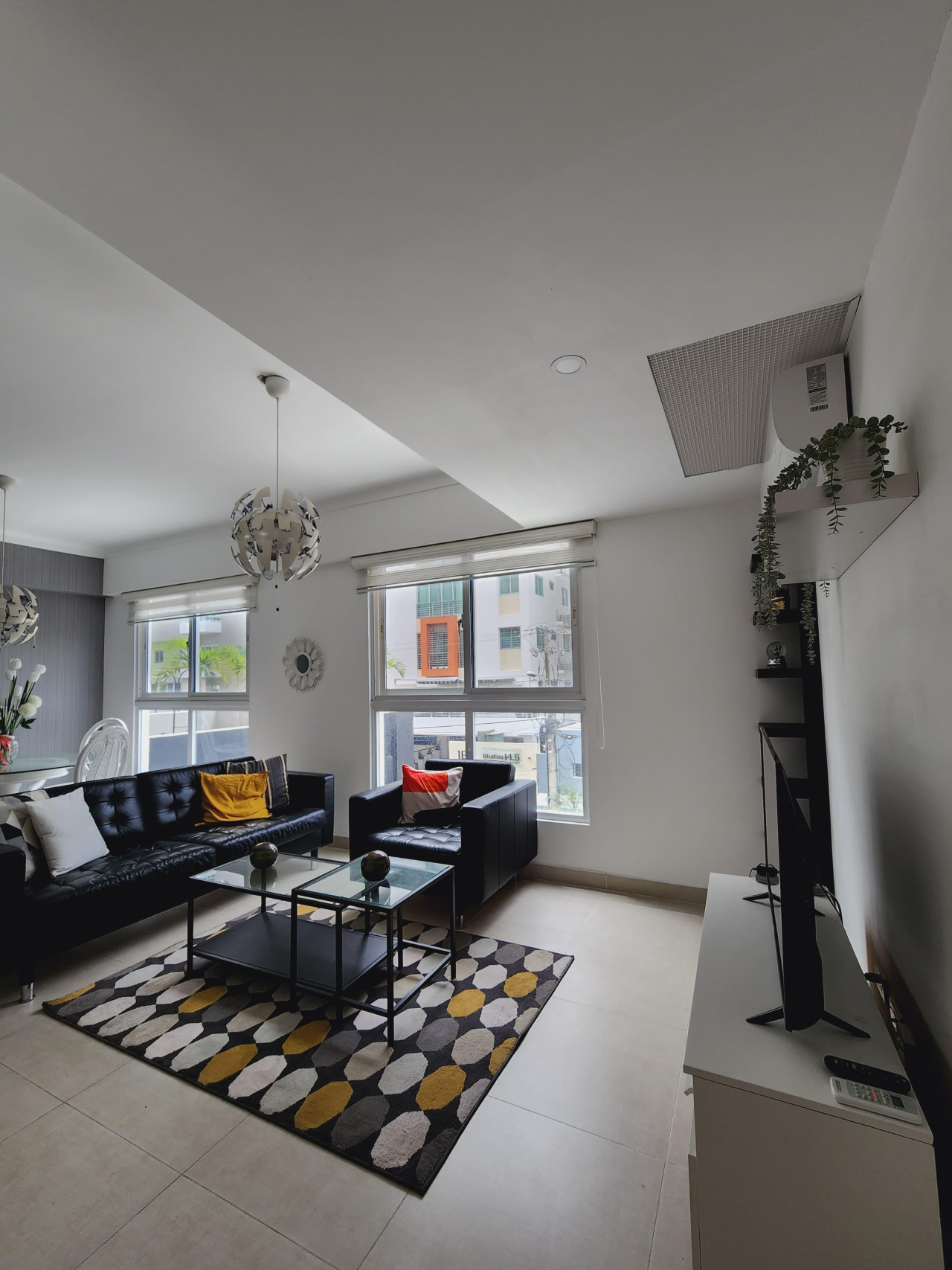 Furnished 2 Bedroom Apartment for Rent in Evaristo Morales