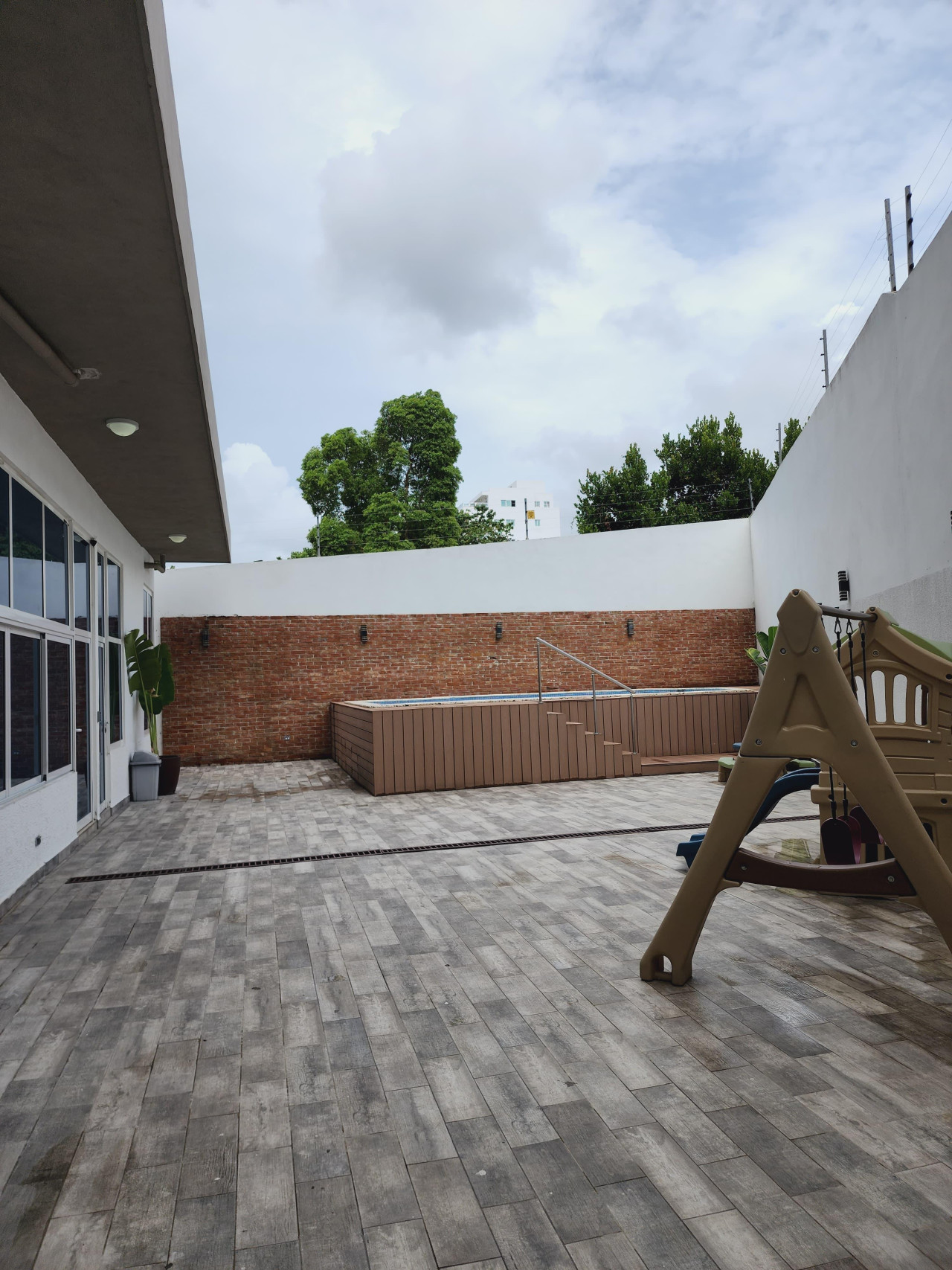 Furnished 2 Bedroom Apartment for Rent in Evaristo Morales