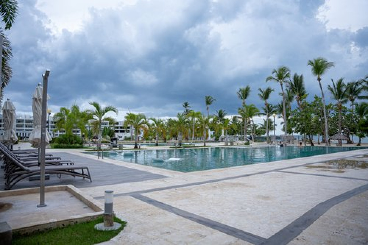 1 BEDROOM APARTMENT ON THE BEACH IN PLAYA NUEVA ROMANA