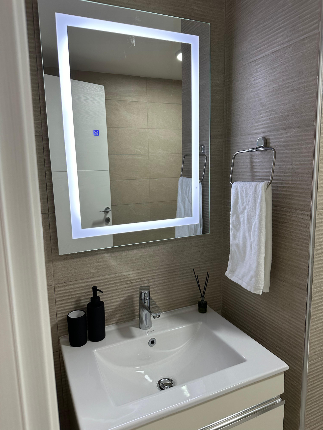 1 BEDROOM APARTMENT ON THE BEACH IN PLAYA NUEVA ROMANA