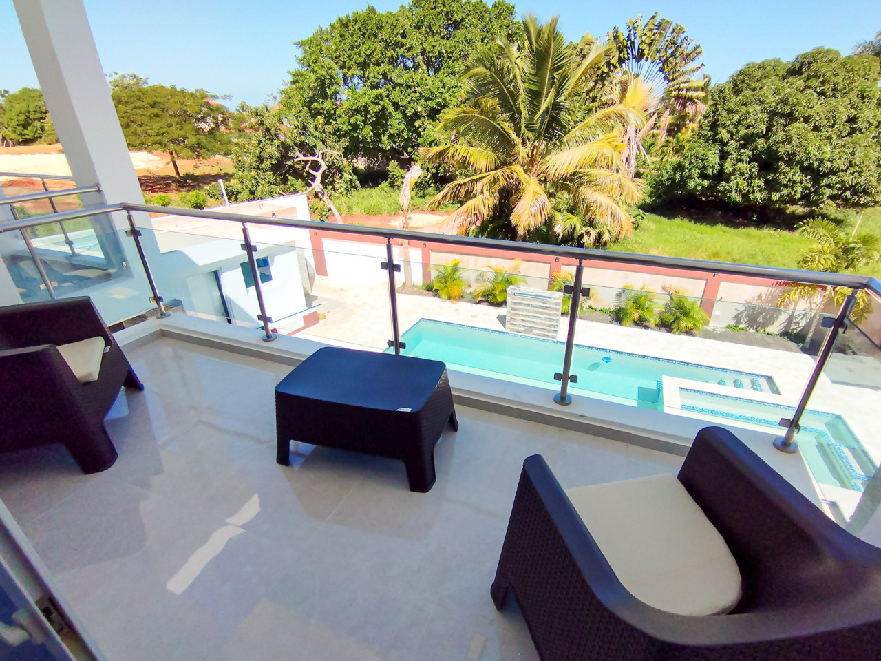 AMAZING 5 BEDROOM  VILLA FOR SALE IN GATED COMMUNITY photo 3