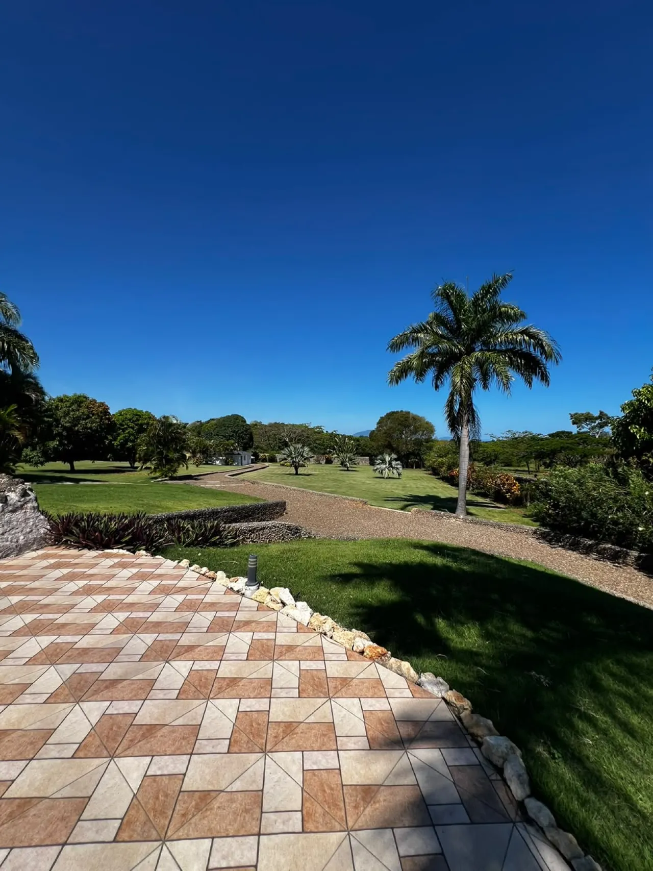 HERMOSA Y ESPACIOSA VILLA CON VISTA AL OCÉANO