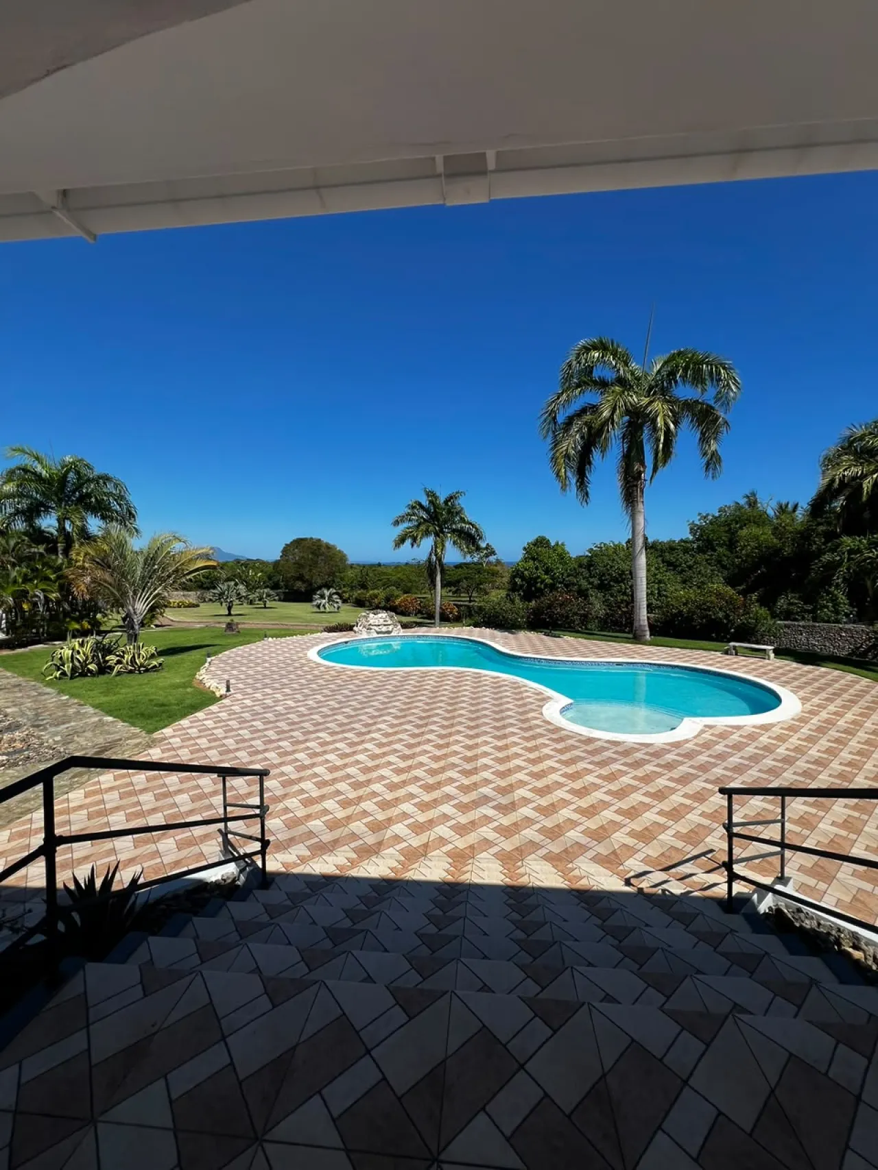 HERMOSA Y ESPACIOSA VILLA CON VISTA AL OCÉANO