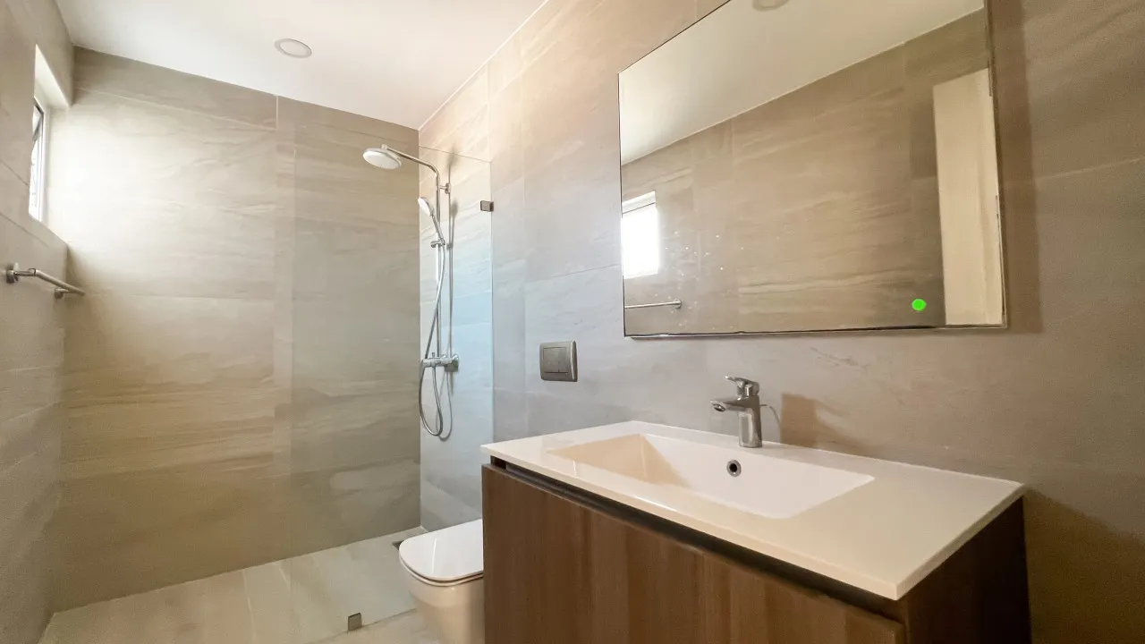Apartamento en venta ubicado en el centro de Bávaro, a pocos pasos de la playa, en Punta Cana, República Dominicana.