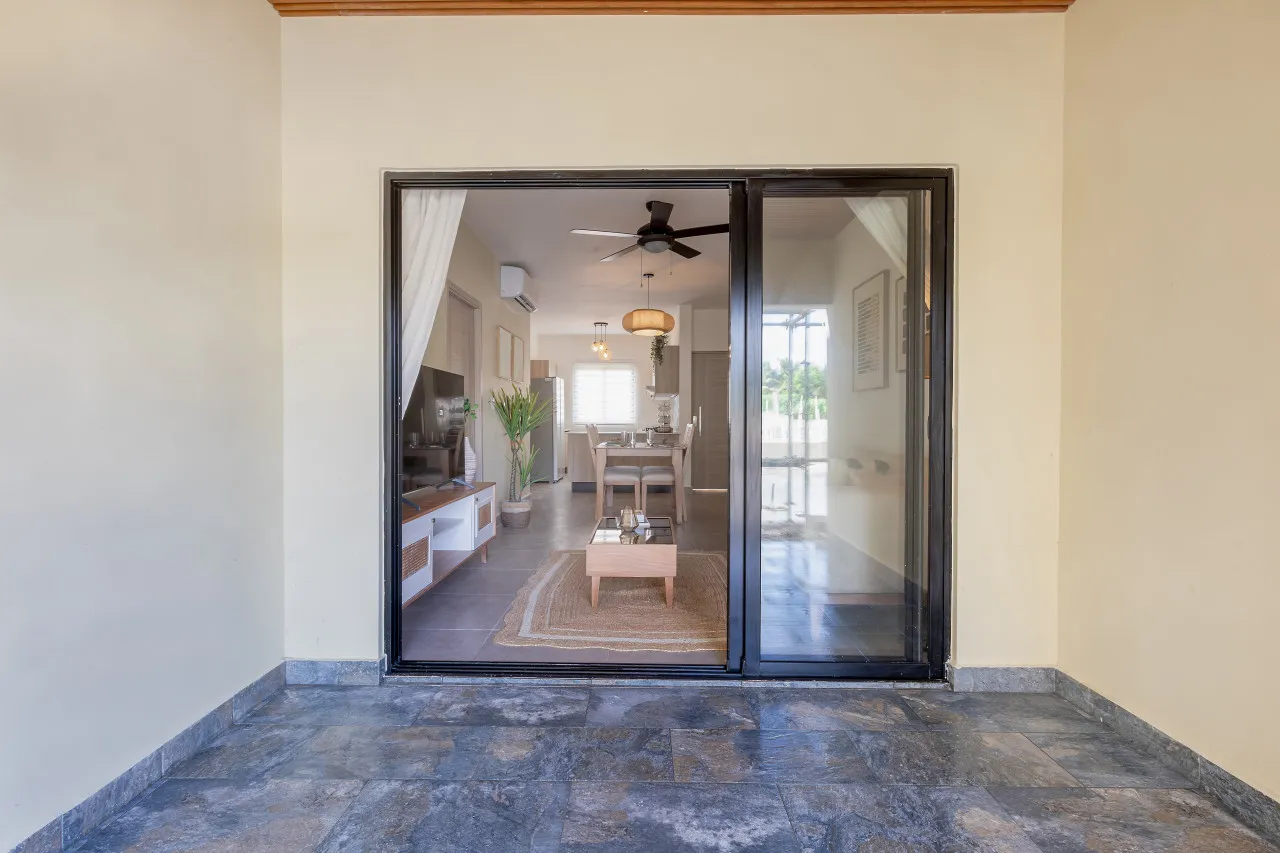 Hermoso apartamento en venta con acceso a la playa, en Punta Cana, República Dominicana