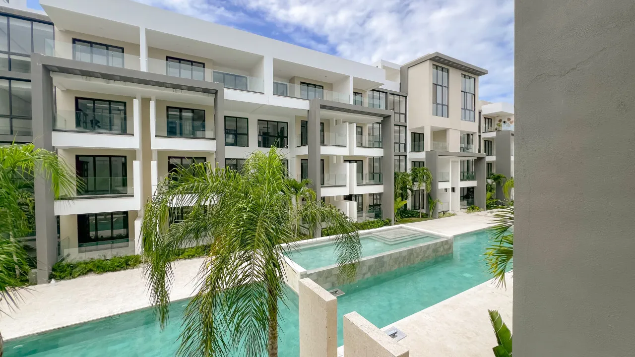 Exclusivo apartamento de lujo frente al mar en venta en Bávaro, Punta Cana, República Dominicana.