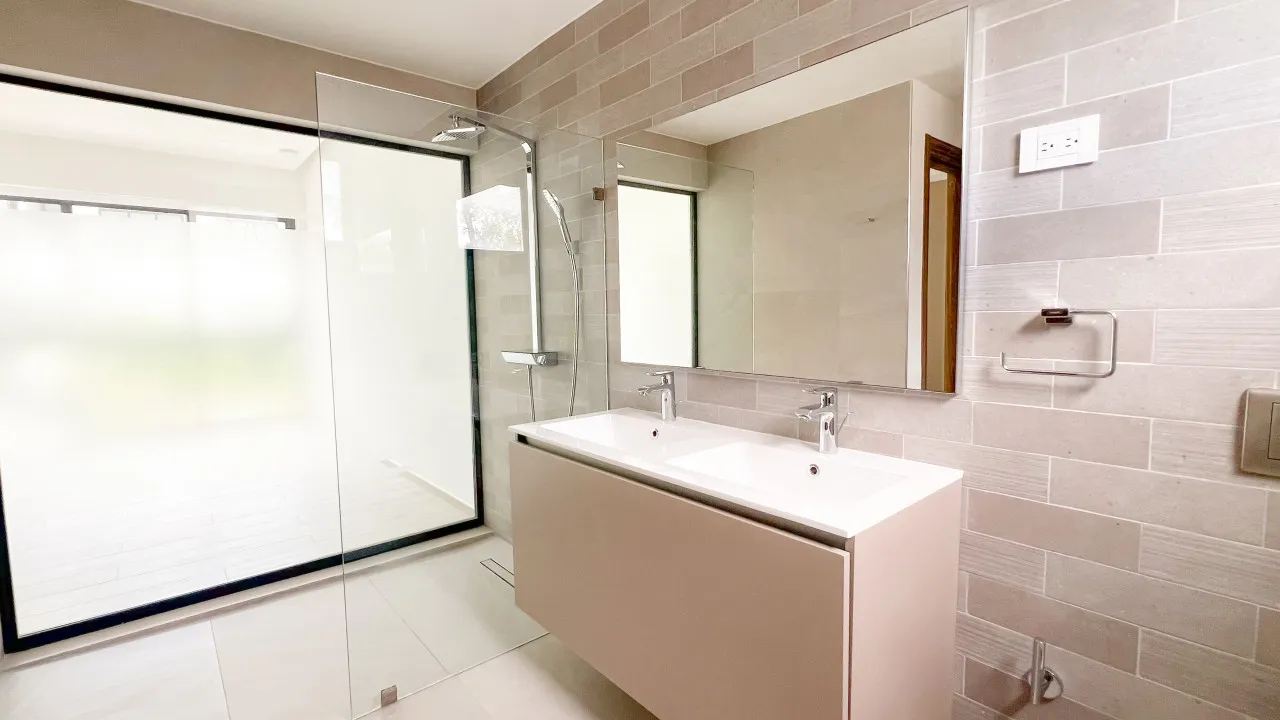 Exclusivo apartamento de lujo frente al mar en venta en Bávaro, Punta Cana, República Dominicana.