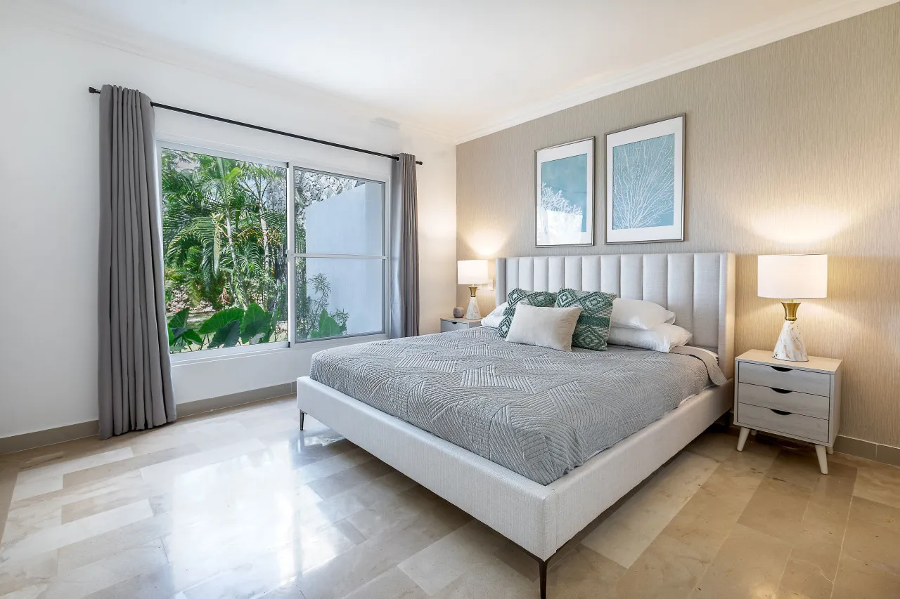 Live just steps from the beach in Bávaro! For Sale: Modern apartments with pool view at White Sands