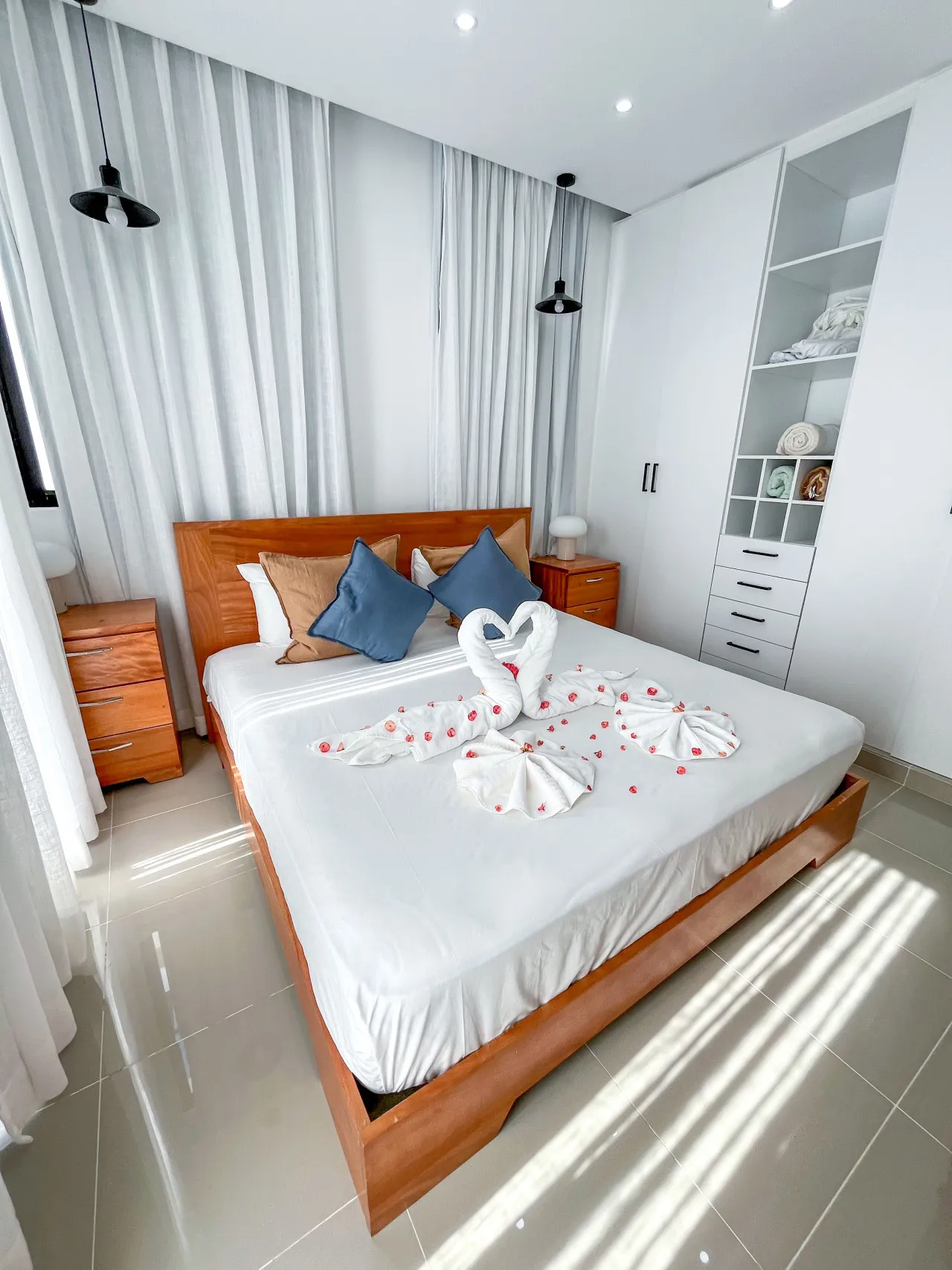 Experimente la satisfacción de ser dueño de su nuevo hogar en Bávaro: Exclusivas villas con piscina privada y amenidades premium desde US$152,250, cerca de las principales playas y atracciones de Punta Cana.