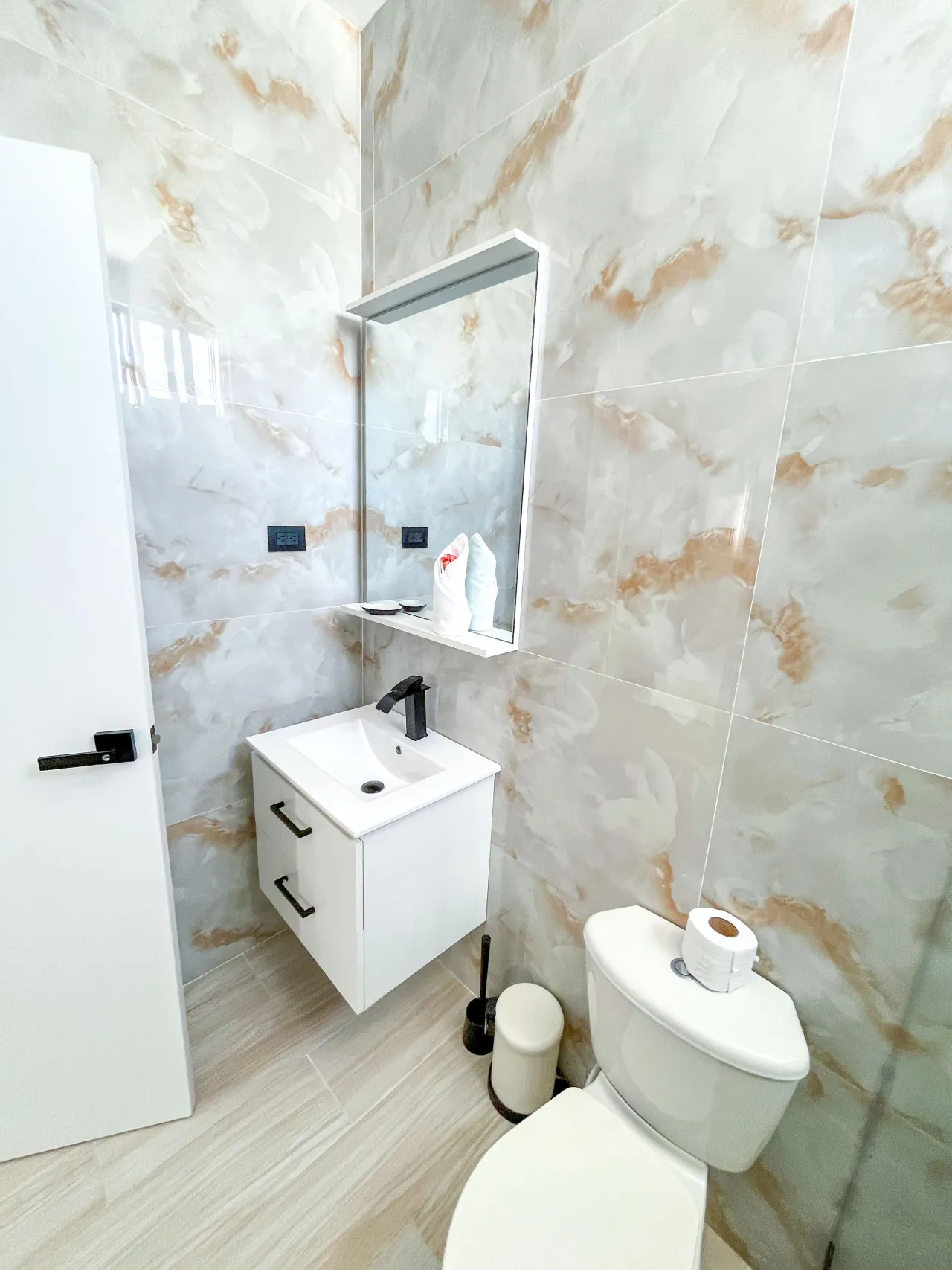 Experimente la satisfacción de ser dueño de su nuevo hogar en Bávaro: Exclusivas villas con piscina privada y amenidades premium desde US$152,250, cerca de las principales playas y atracciones de Punta Cana.