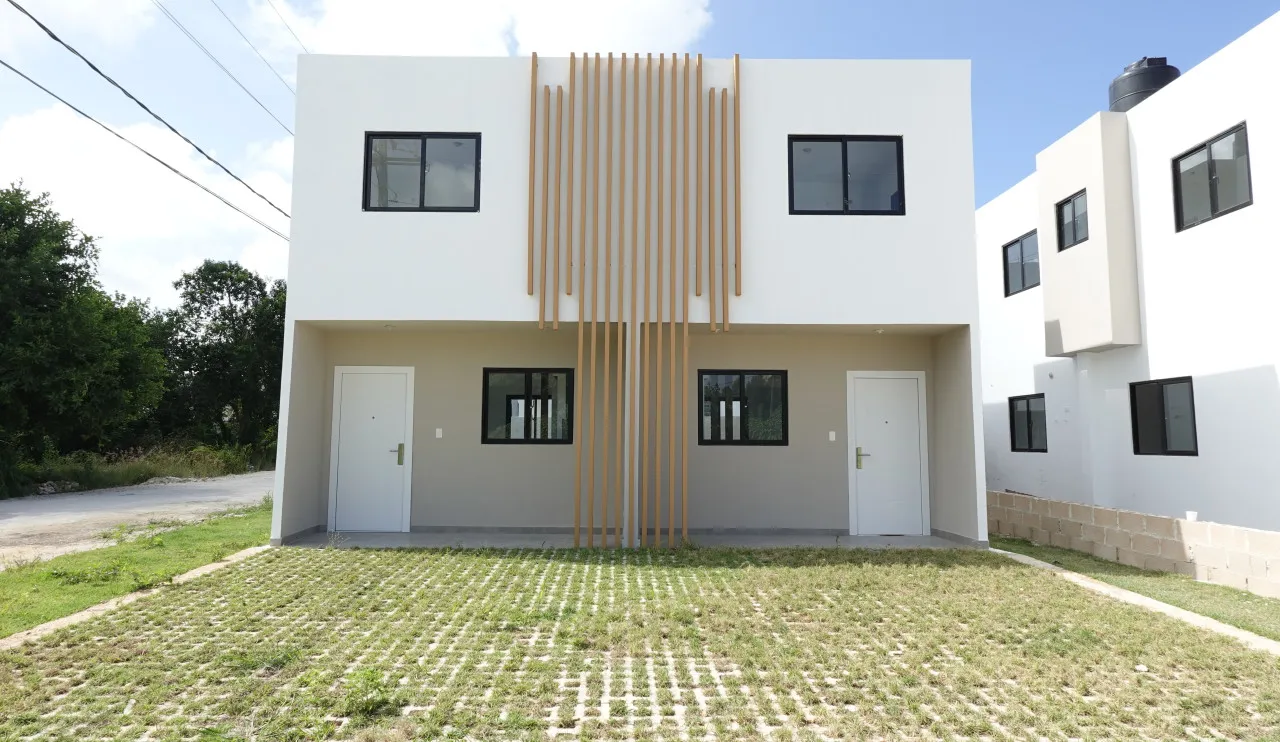 Exclusive Townhouse 5 Minutes from Downtown Punta Cana – Comfortable and Connected Living in Brisas de Punta Cana, Dominican Republic