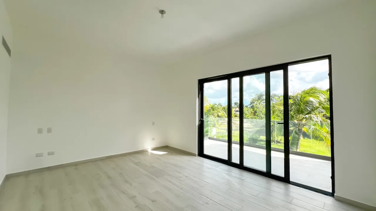 Your Luxury Retreat in Cocotal - Punta Cana: Exclusivity, Security, and High Return in a Unique Villa in the Dominican Republic