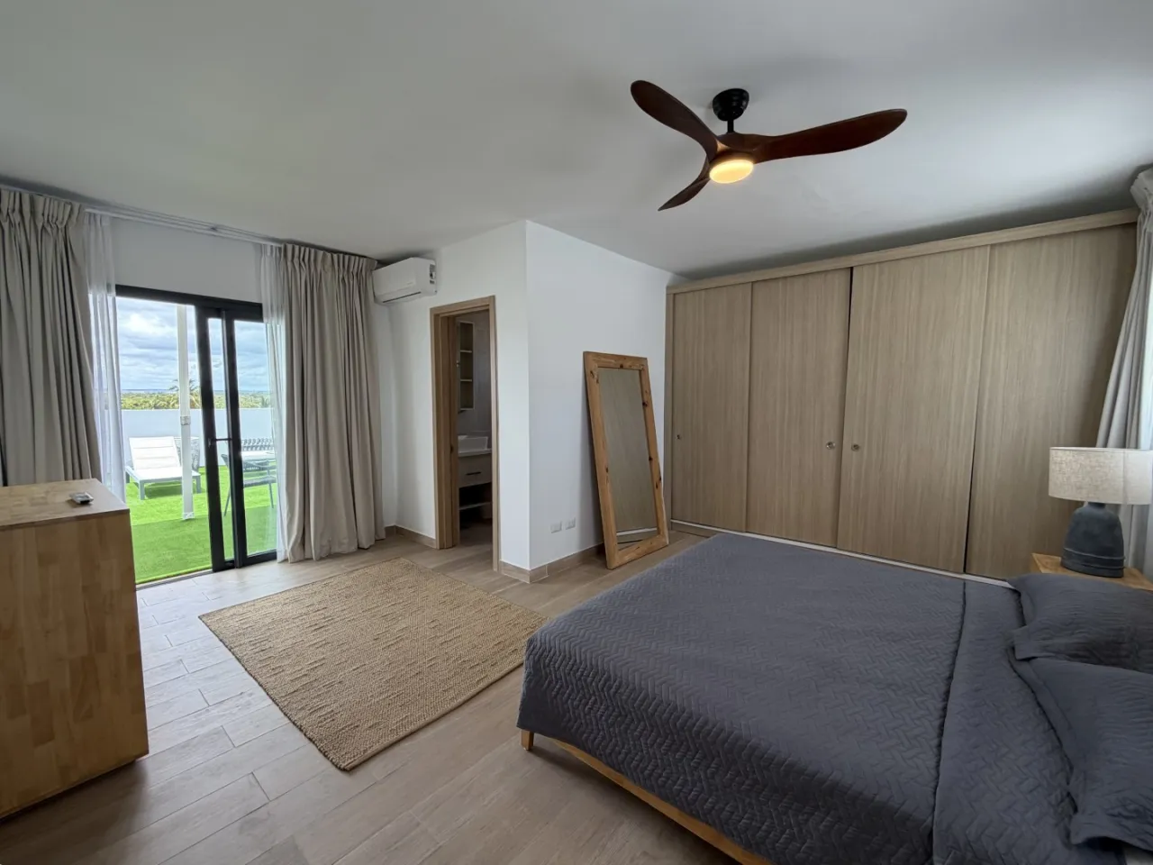 For Sale: 3-bedroom apartment in El Cortecito, Bávaro-Punta Cana with rooftop, jacuzzi, furnished and CONFOTUR Law, 12 minutes from the beach.