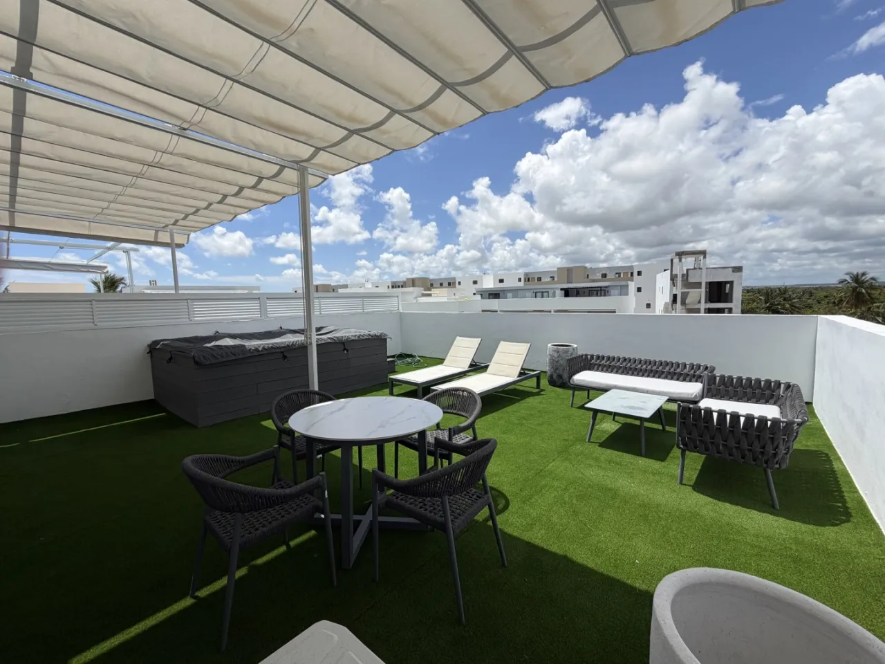 For Sale: 3-bedroom apartment in El Cortecito, Bávaro-Punta Cana with rooftop, jacuzzi, furnished and CONFOTUR Law, 12 minutes from the beach.