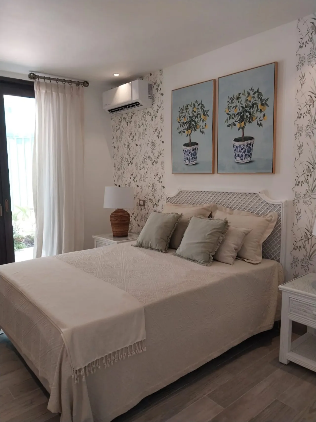 Se vende apartamento con jacuzzi privado y comodidades de lujo en Vista Cana – Bávaro, Punta Cana, República Dominicana.