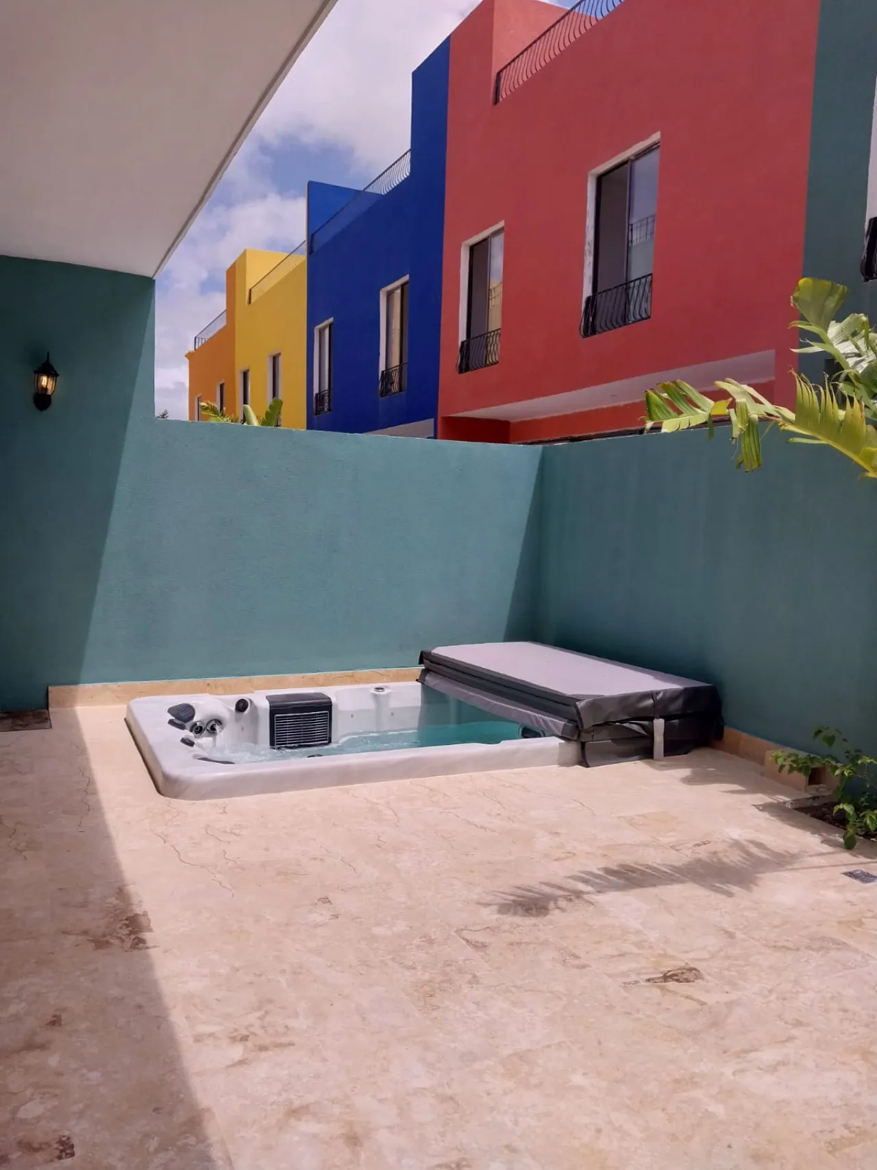 Se vende apartamento con jacuzzi privado y comodidades de lujo en Vista Cana – Bávaro, Punta Cana, República Dominicana.