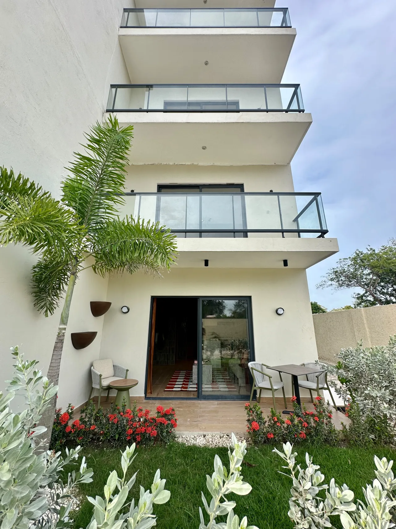 Invest in exclusive apartments in Bávaro, Punta Cana, steps from Downtown, Dominican Republic.