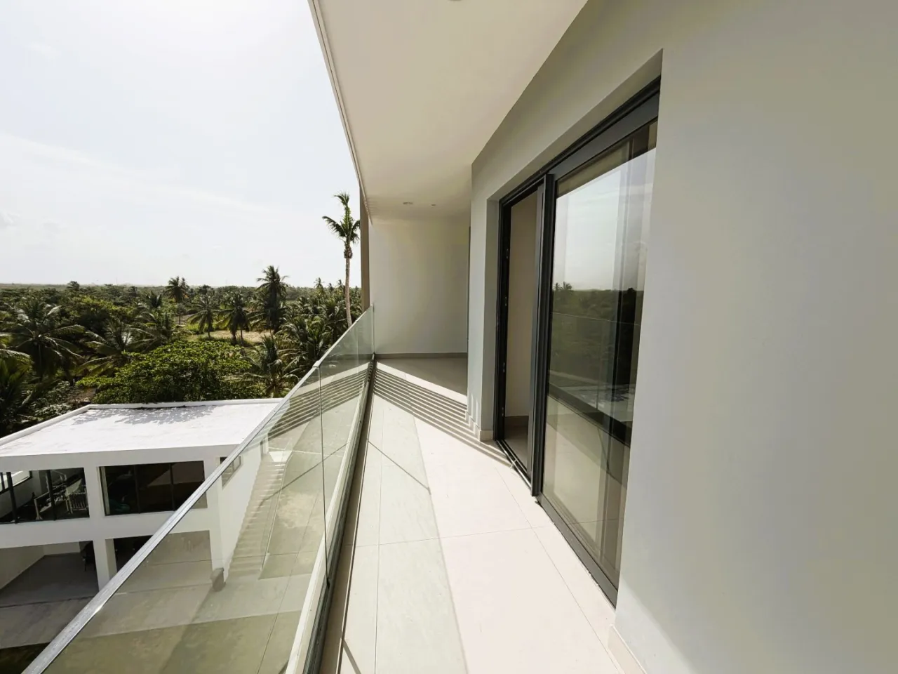 Penthouse de 3 habitaciones en El Cortecito, Bávaro. Con Rooftop y jacuzzi, amueblado ,ley CONFOTUR. A 12 min de la playa