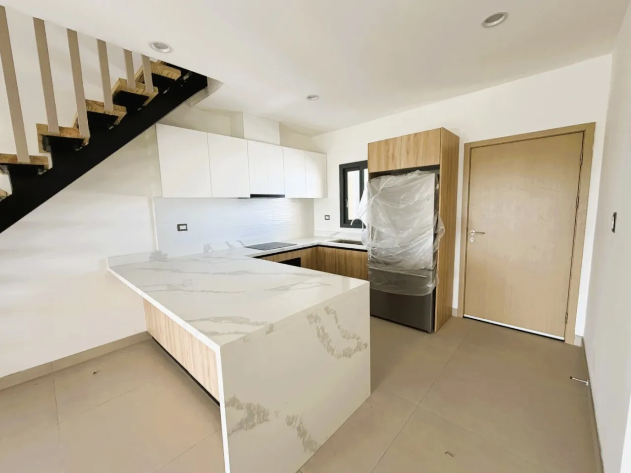 Penthouse de 3 habitaciones en El Cortecito, Bávaro. Con Rooftop y jacuzzi, amueblado ,ley CONFOTUR. A 12 min de la playa