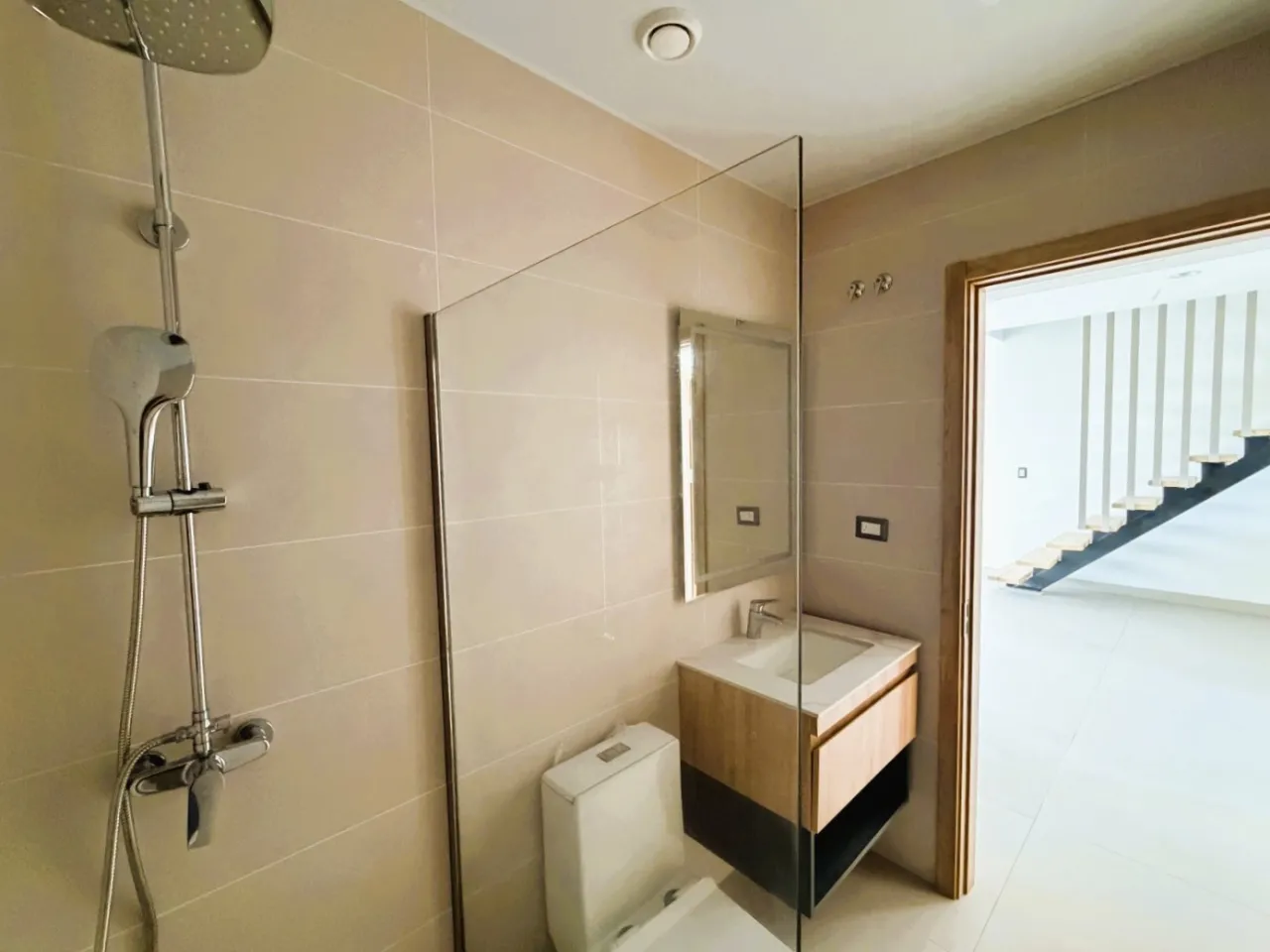 Penthouse de 3 habitaciones en El Cortecito, Bávaro. Con Rooftop y jacuzzi, amueblado ,ley CONFOTUR. A 12 min de la playa