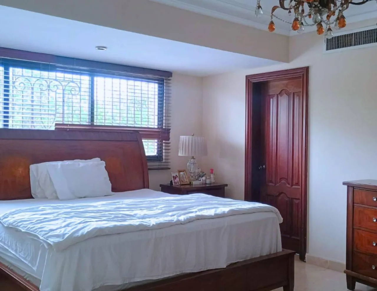 Experience Classic Luxury in the Heart of Naco