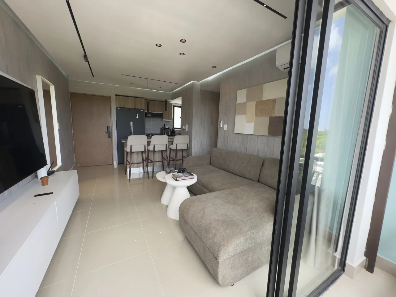 🏝 Furnished 1-Bedroom Apartment for Rent – Epic Residences