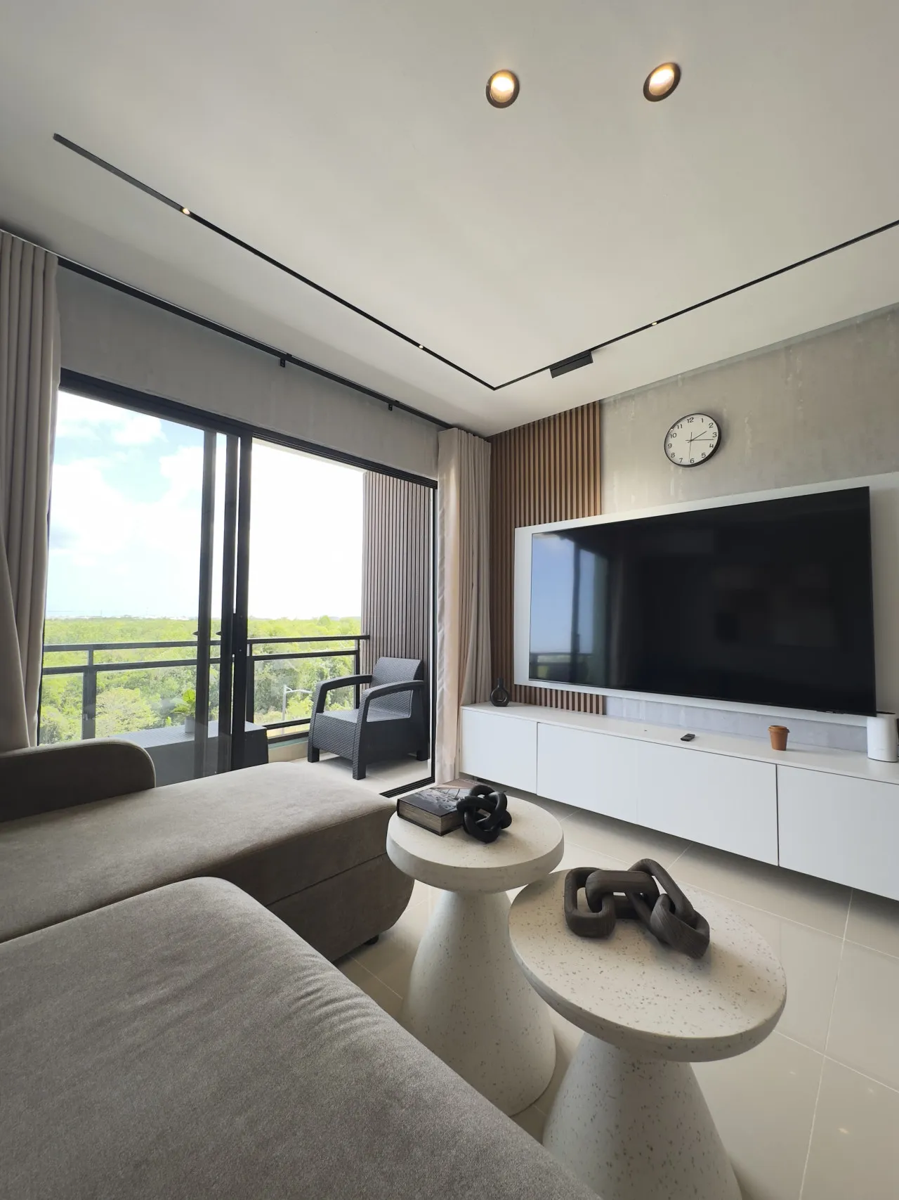 🏝 Furnished 1-Bedroom Apartment for Rent – Epic Residences
