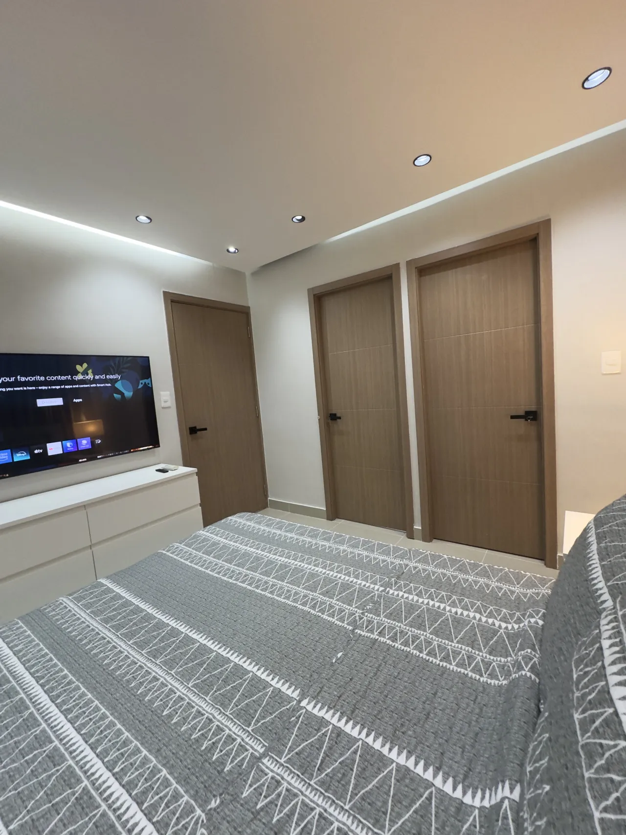 🏝 Furnished 1-Bedroom Apartment for Rent – Epic Residences