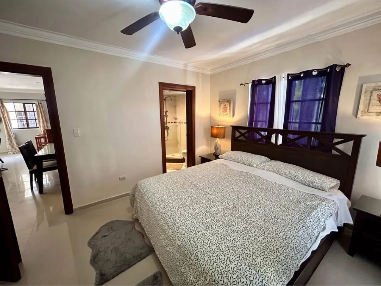 Beautiful and spacious 2 bedroom/2 bathroom condo within walking distance to the beach