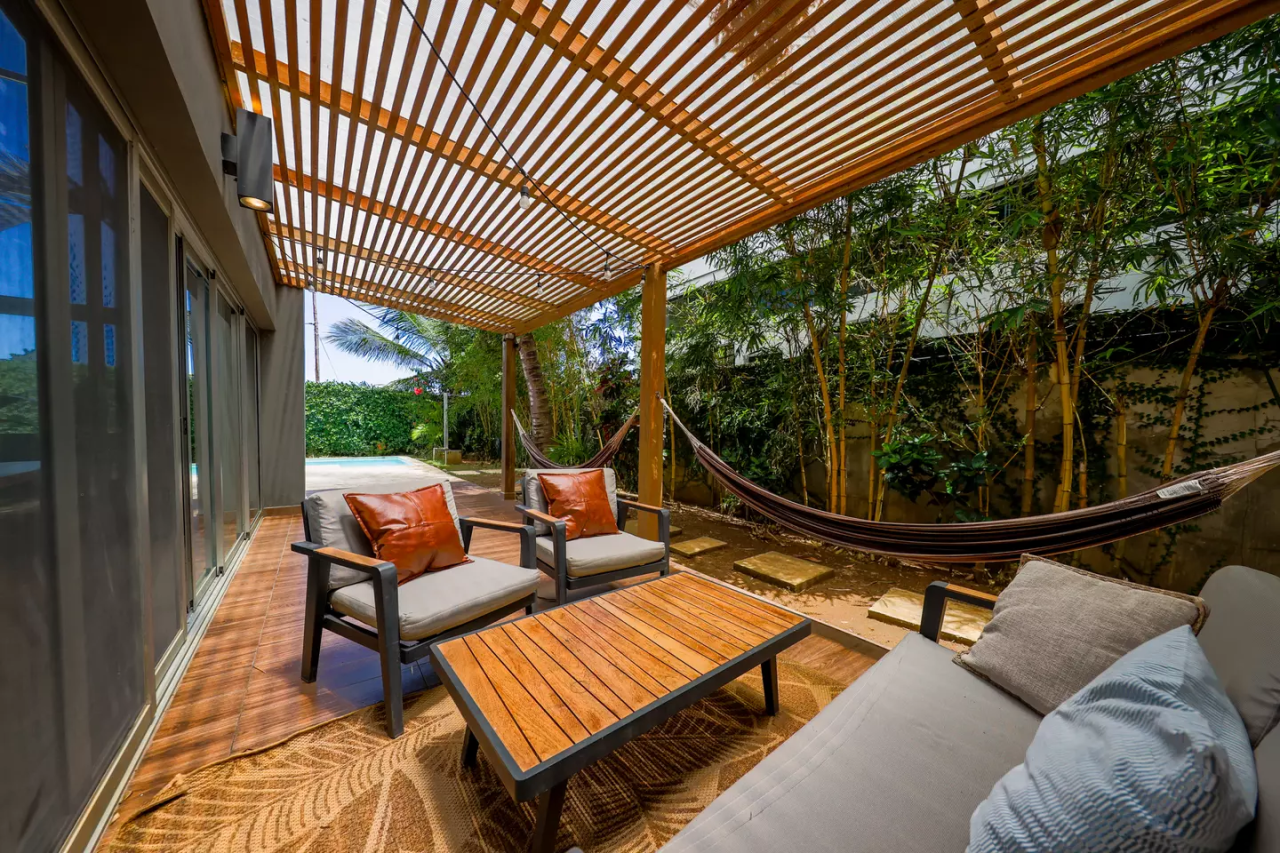 Exceptional villa designed by Hollywood producer, walking distance to Encuentro surf break