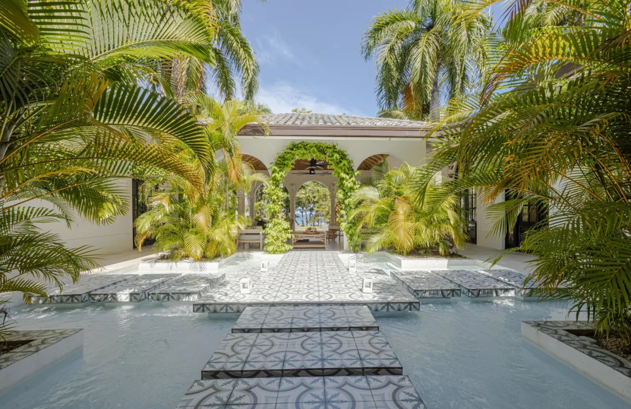 Stunning Villa in the exclusive gated community Sea Horse Ranch