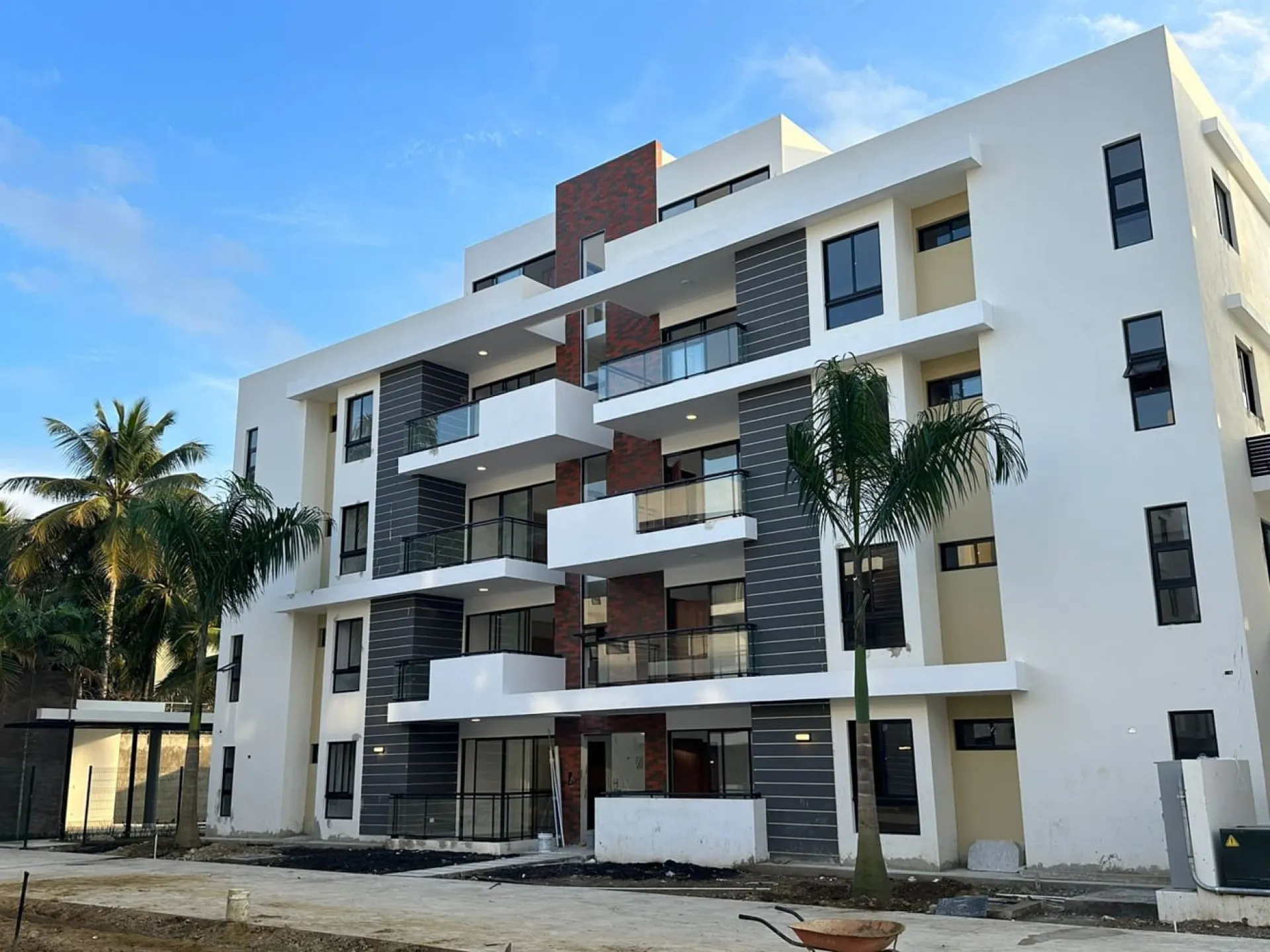 Excellent 3-bedroom apartments in Santiago. image 1