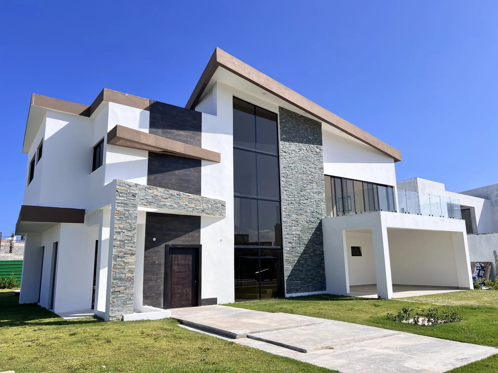 VILLA CAPCANA FOR SALE image 1
