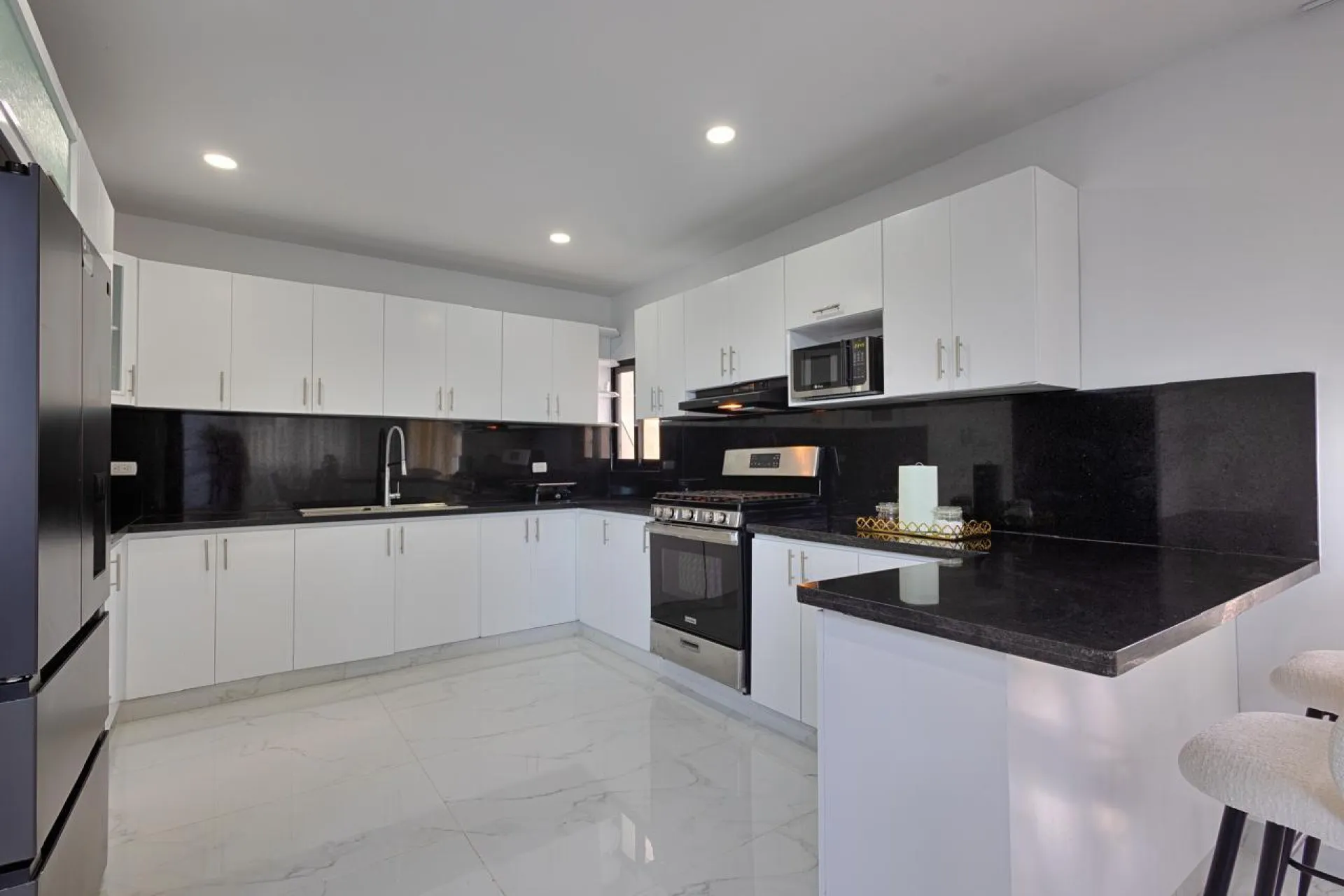 Beautiful Villa Modern Design in Playa Nueva Romana image 5
