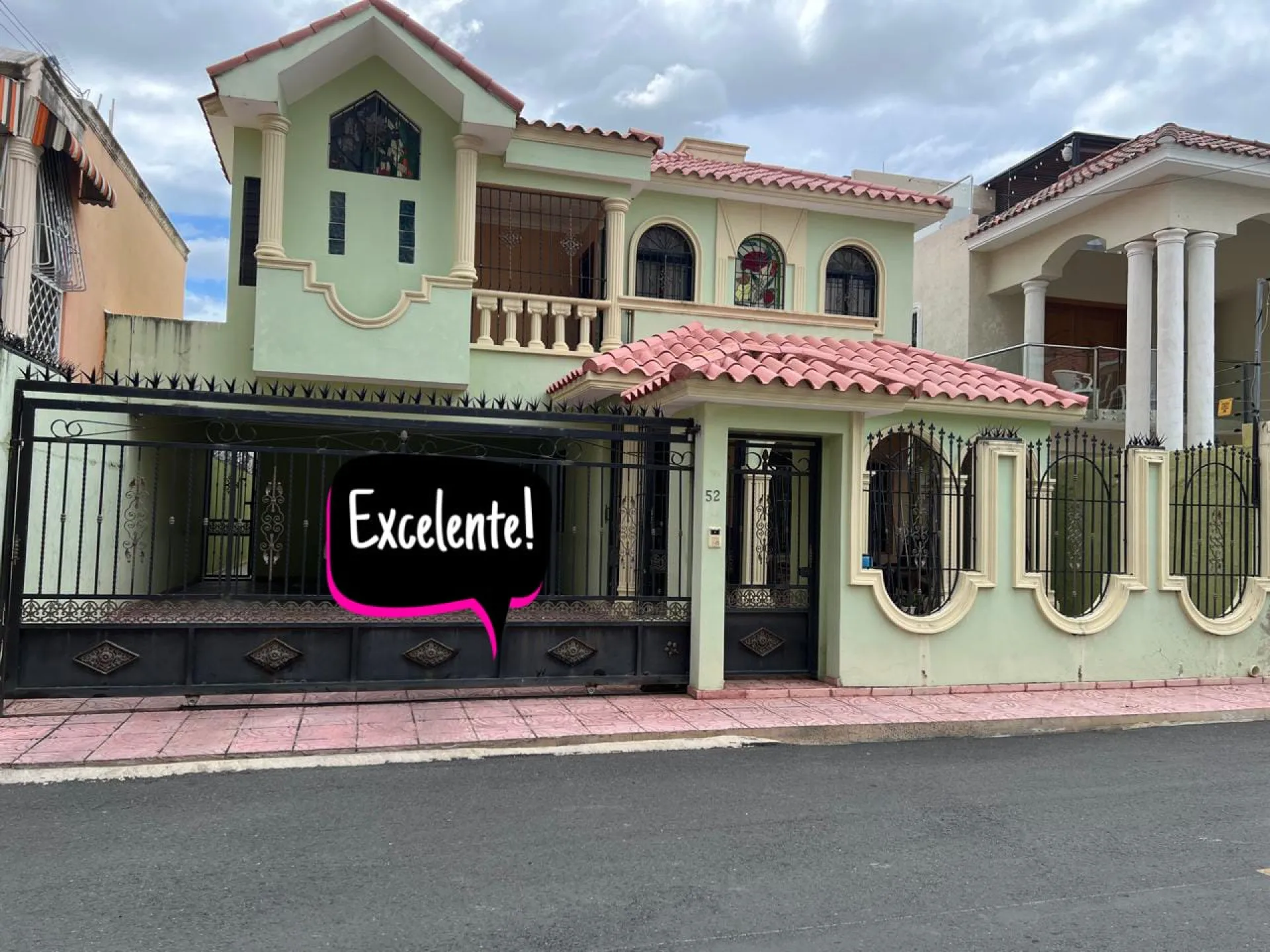 Two-level house, Santo Domingo Este. image 1