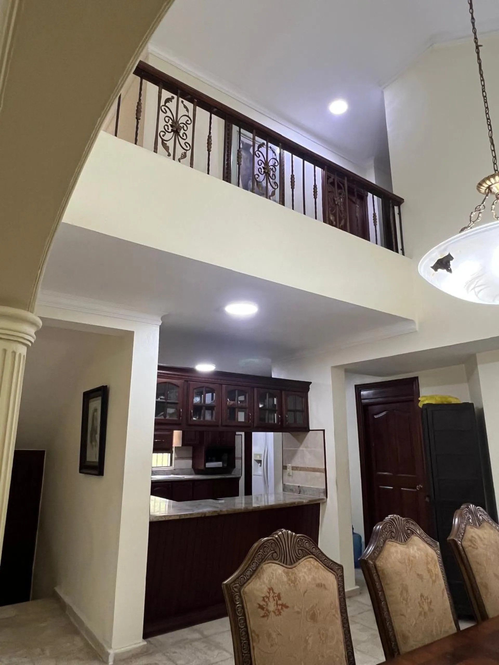 Two-level house, Santo Domingo Este. image 3