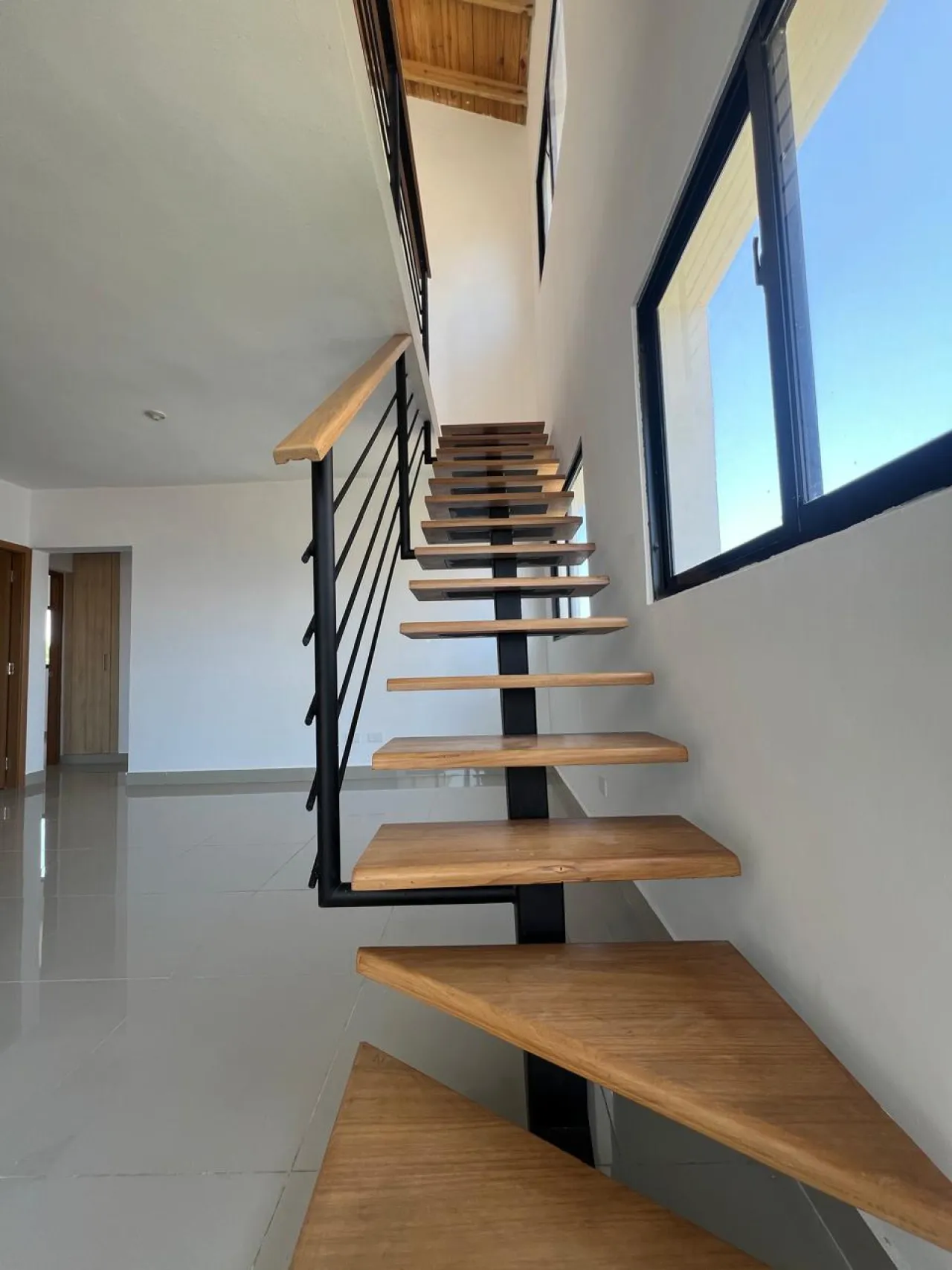 Santo Domingo Este, I am selling a 2-level penthouse, 4th floor. image 4