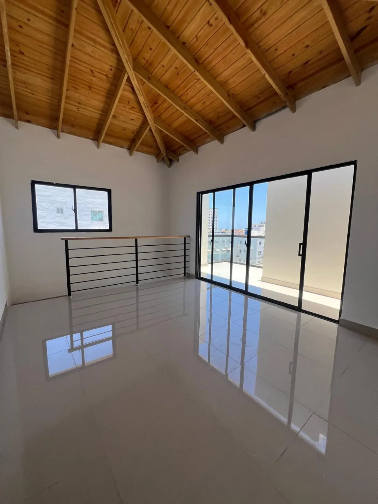 Santo Domingo Este, I am selling a 2-level penthouse, 4th floor. image 8