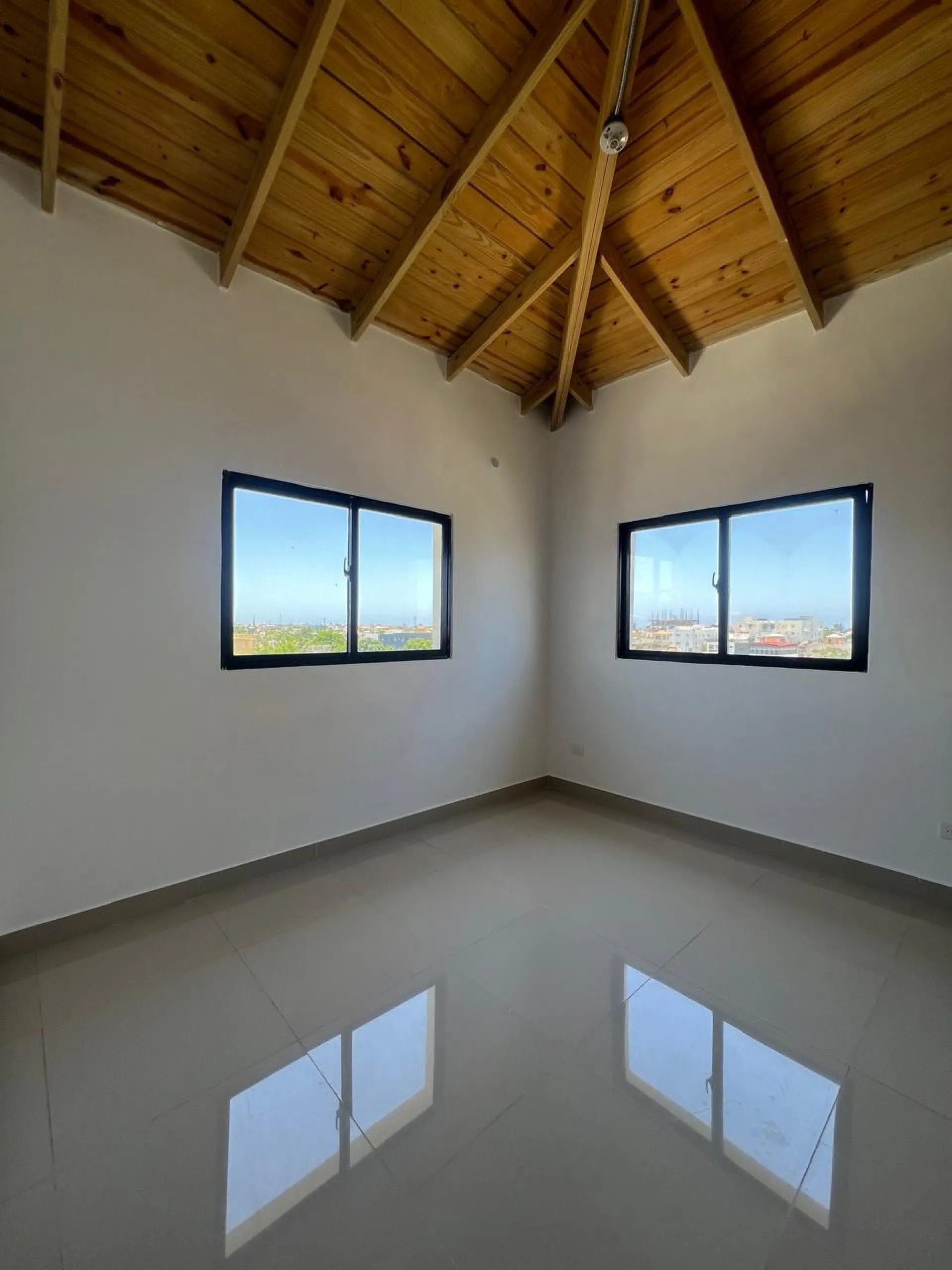 Santo Domingo Este, I am selling a 2-level penthouse, 4th floor. image 11