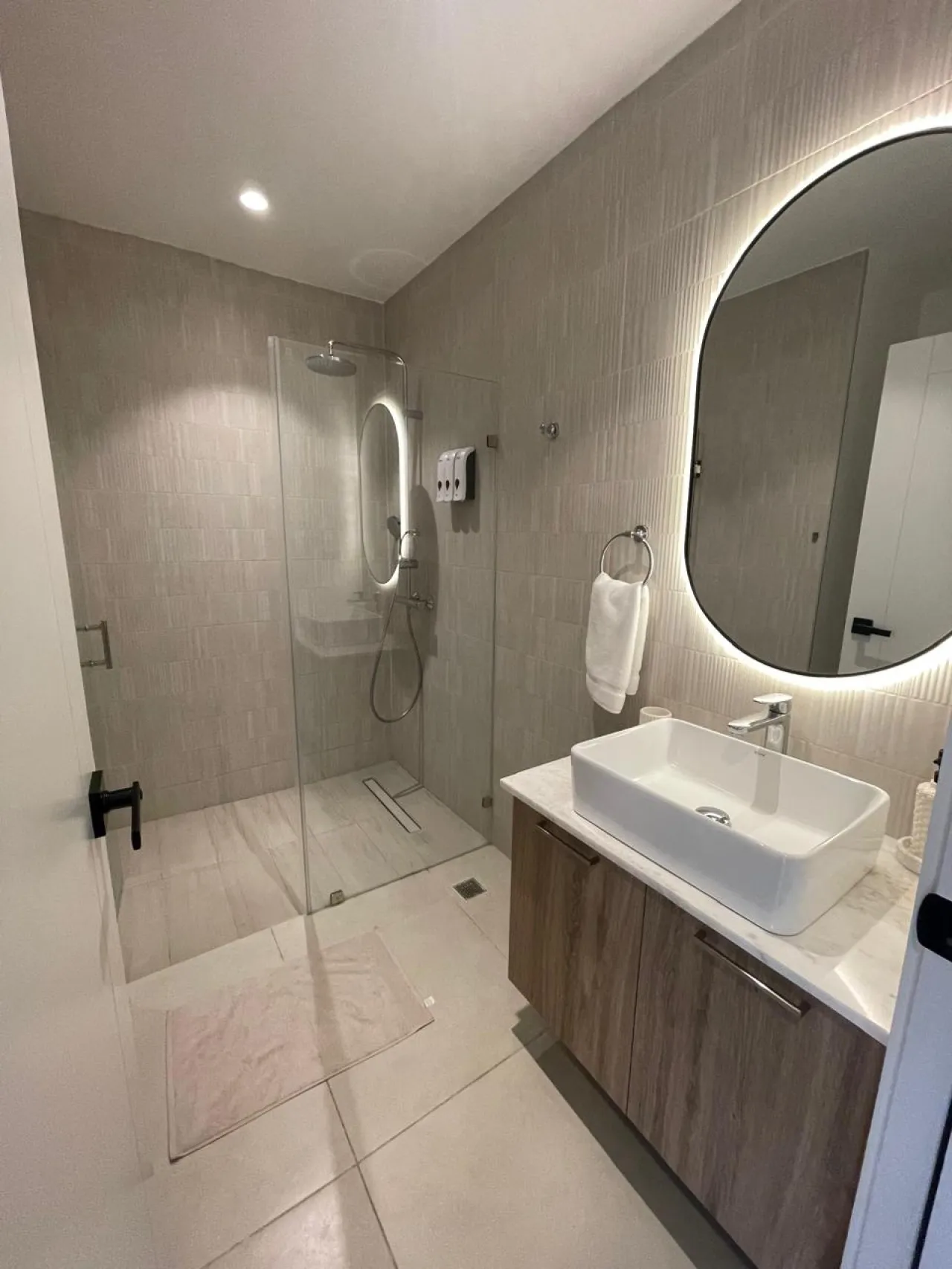 EXQUISITE 2BR CONDO AT LAS IGUANAS, CAP CANA image 12