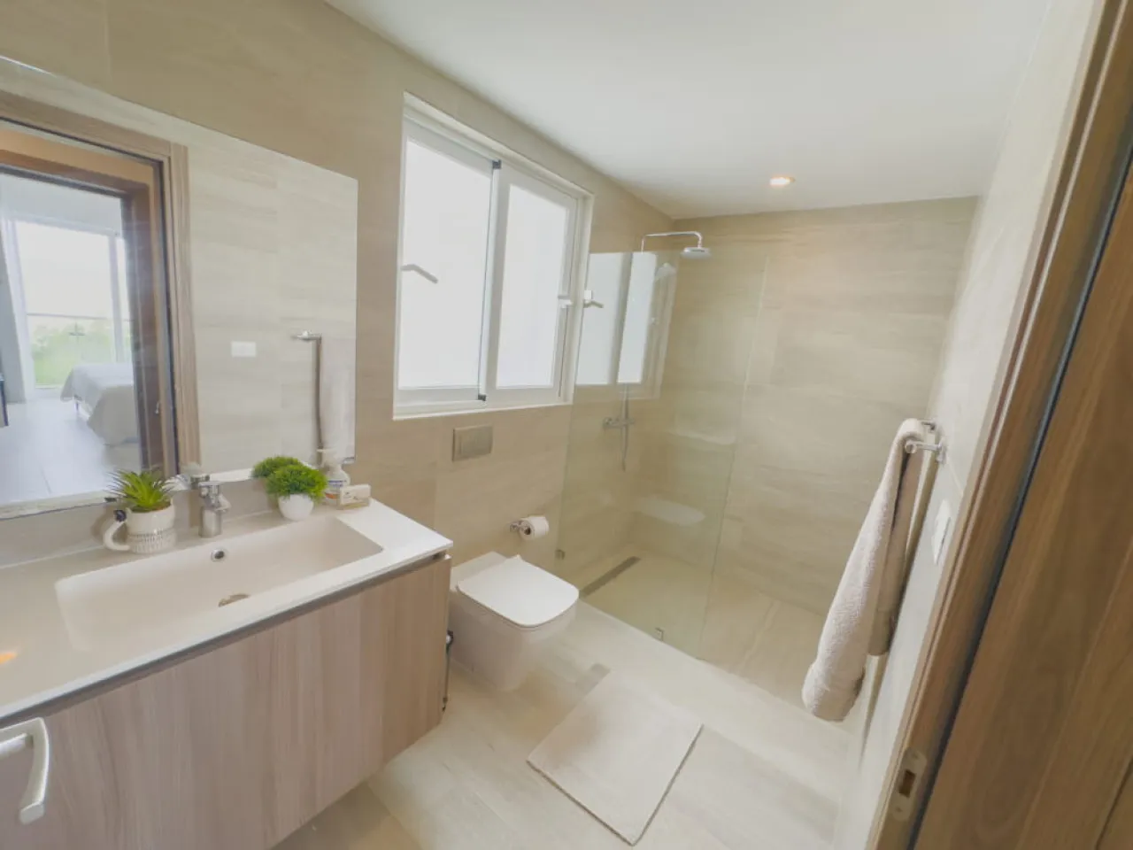 Spacious apartment ready in an exclusive area with a beach and paddle club image 1
