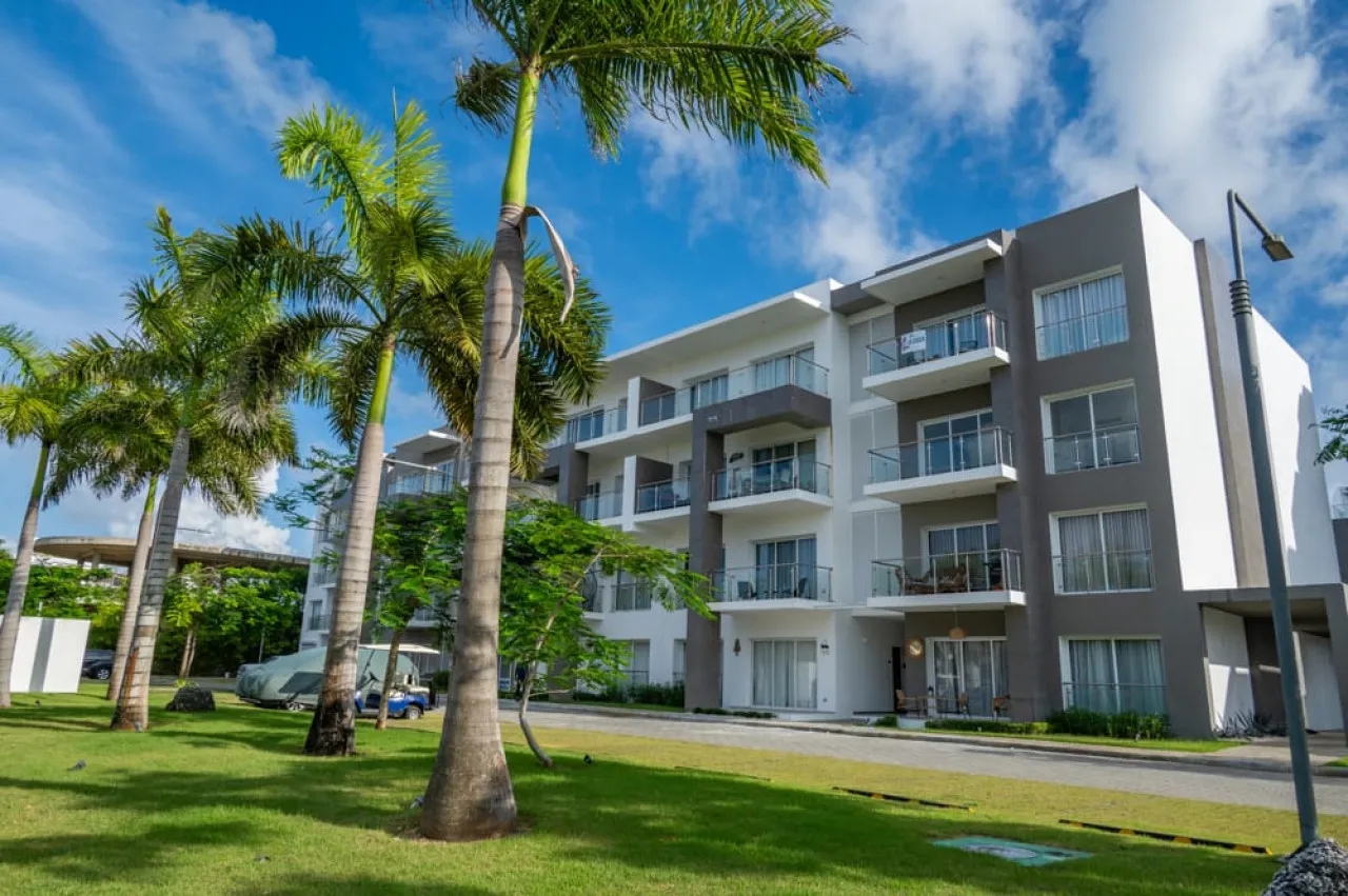 Spacious apartment ready in an exclusive area with a beach and paddle club image 6
