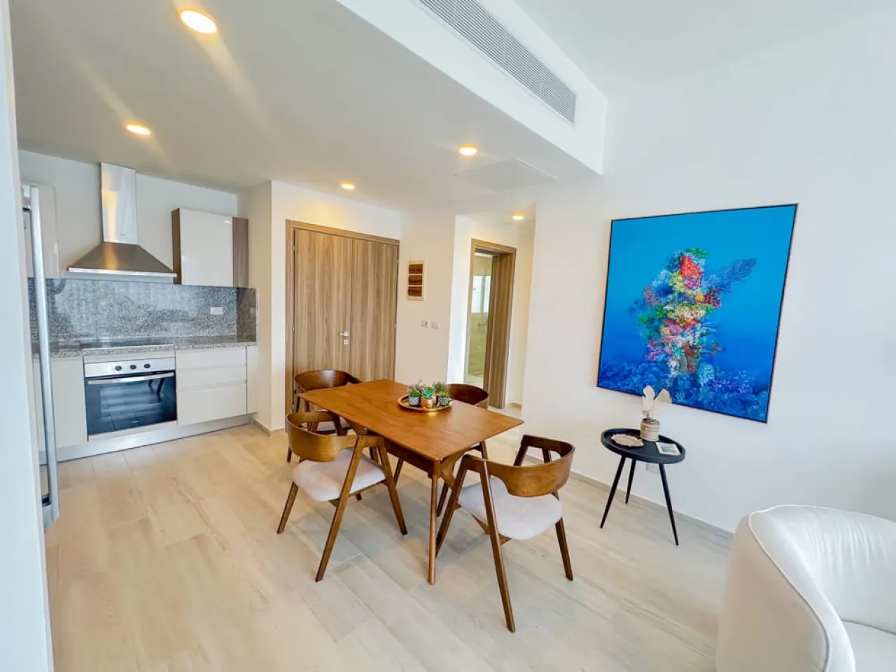Spacious apartment ready in an exclusive area with a beach and paddle club image 11
