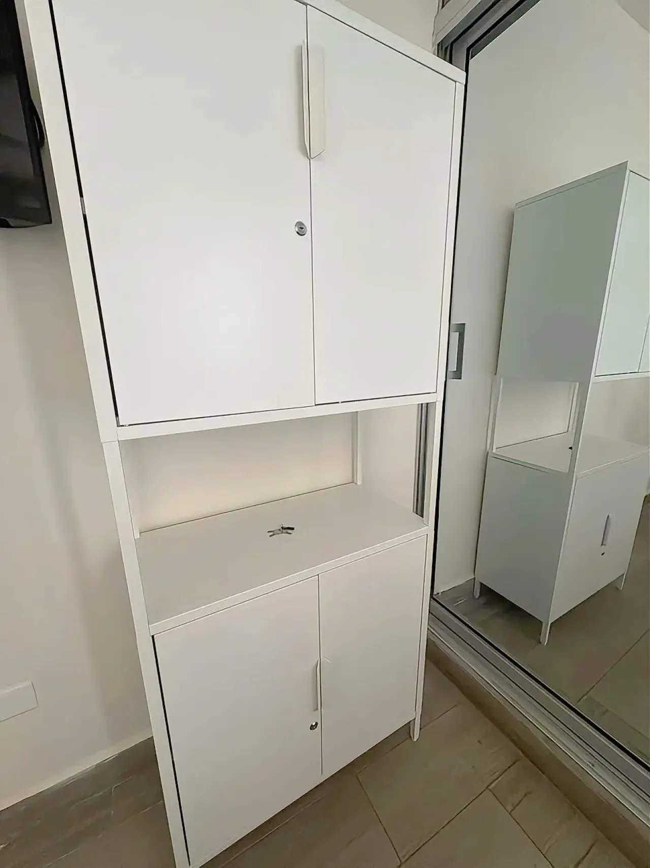 Fully furnished apartment image 2