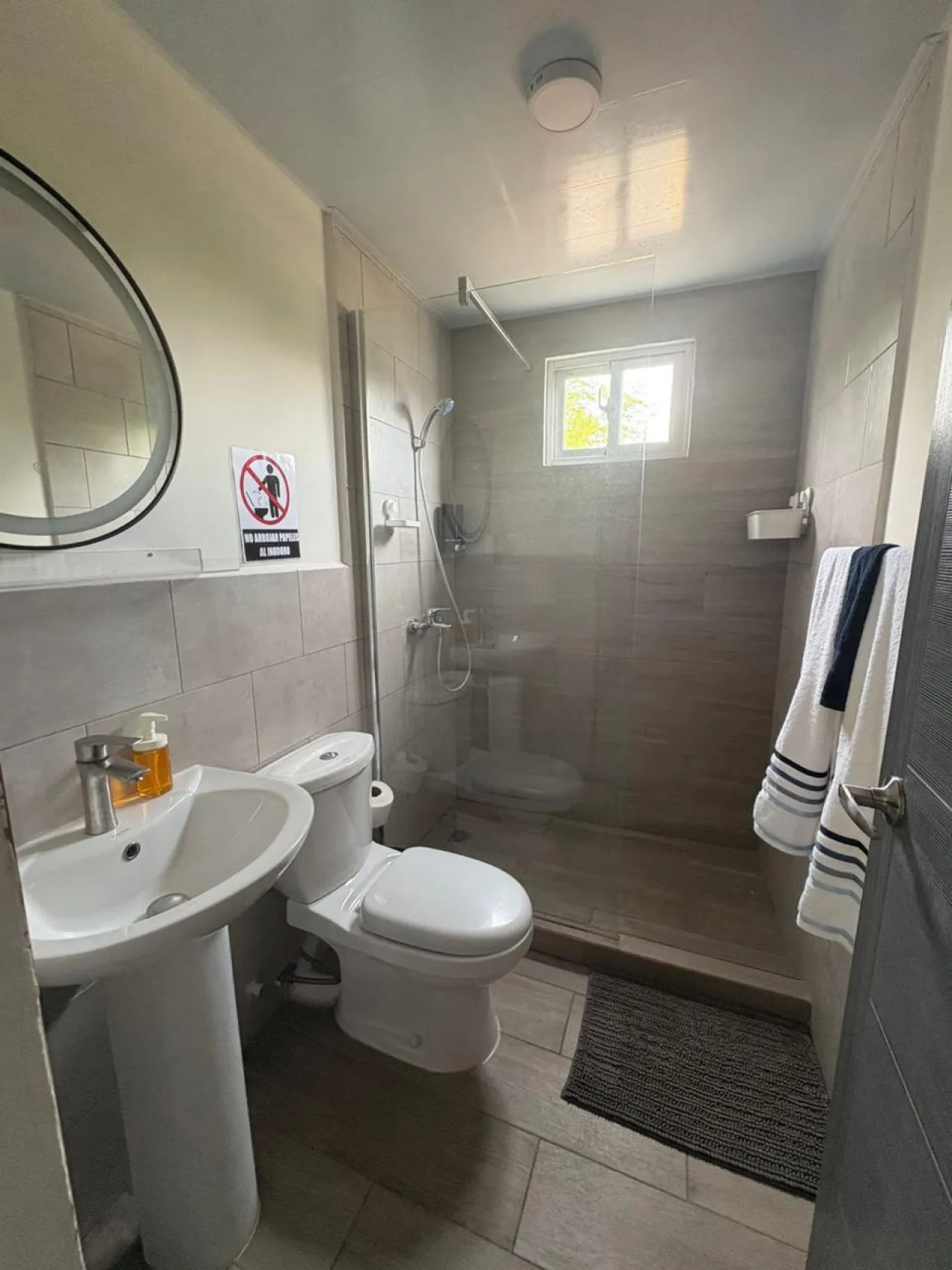 Fully furnished apartment image 17