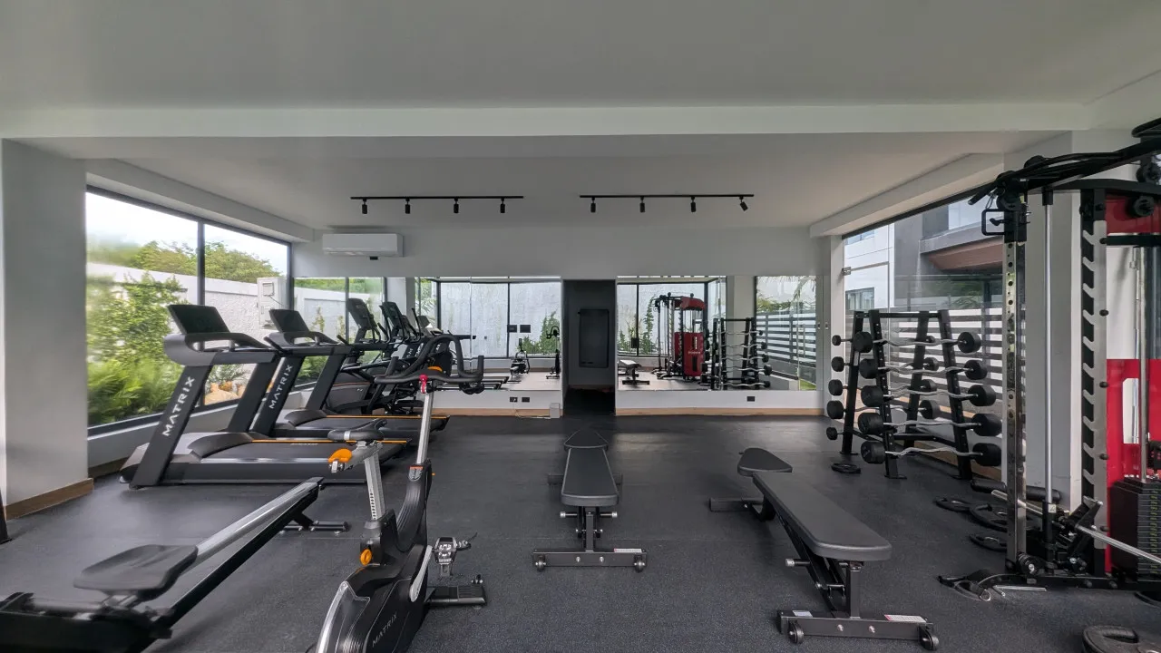 For Rent 3br/3bath Luxury Condo at PC Village image 6