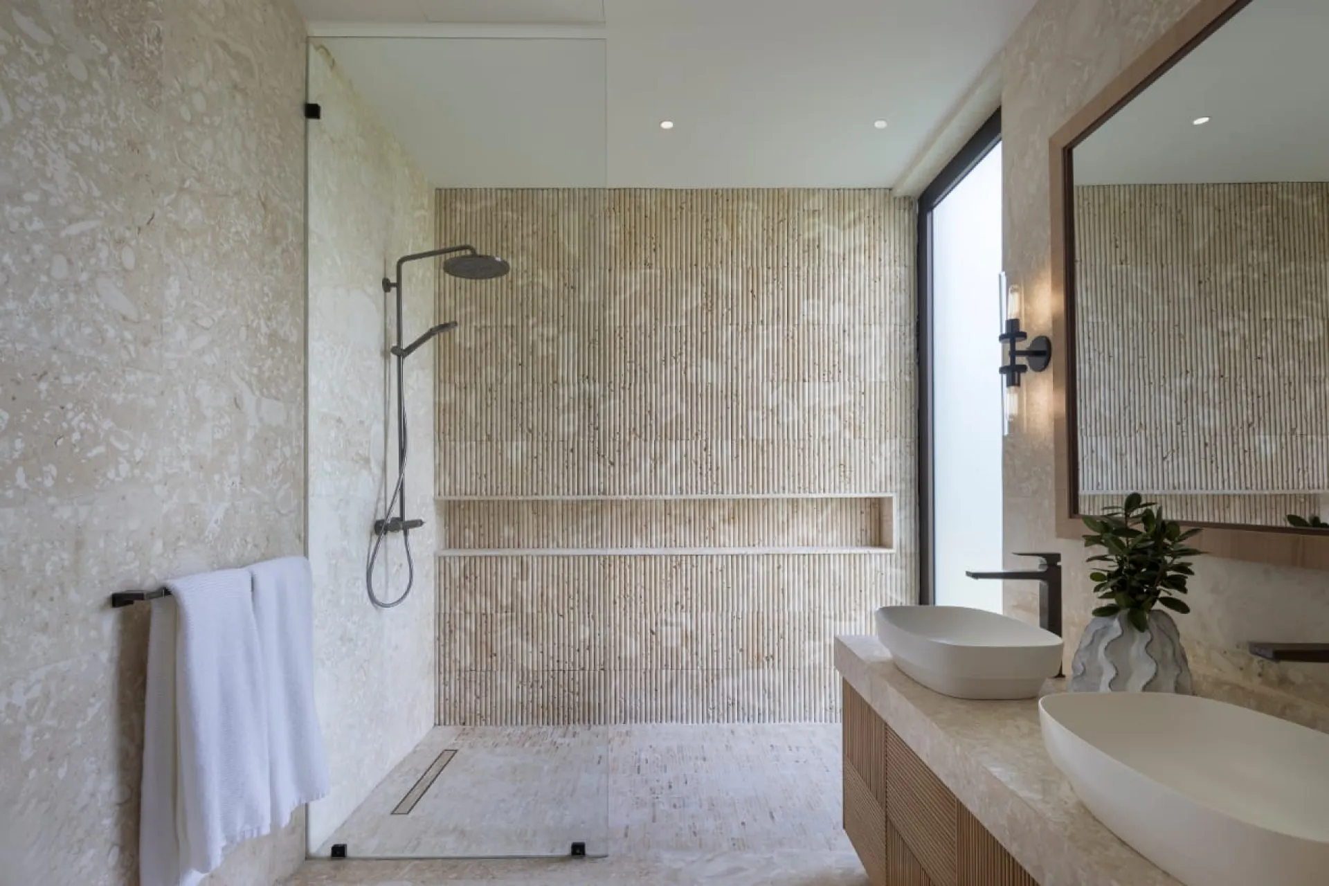 Luxurious and spacious villa in Cap Cana image 1