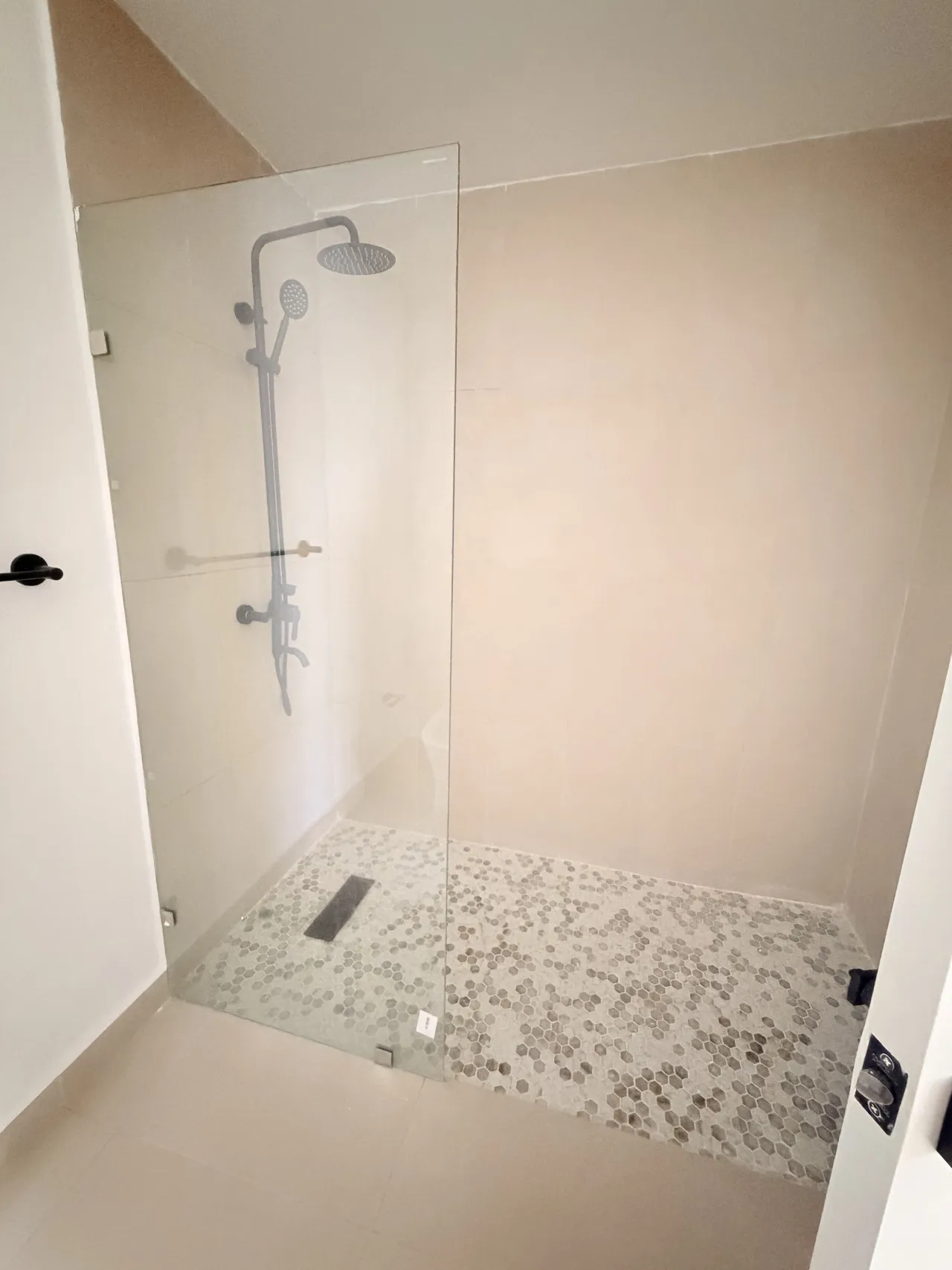 1 BEDROOM APARTMENT FOR RENT DOWNTOWN PUNTA CANA image 7