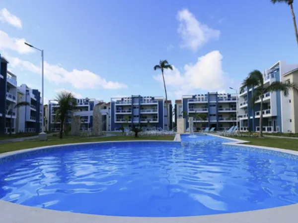 SITUADO A POCOS METROS DE LA PLAYA EN LOS CORALES